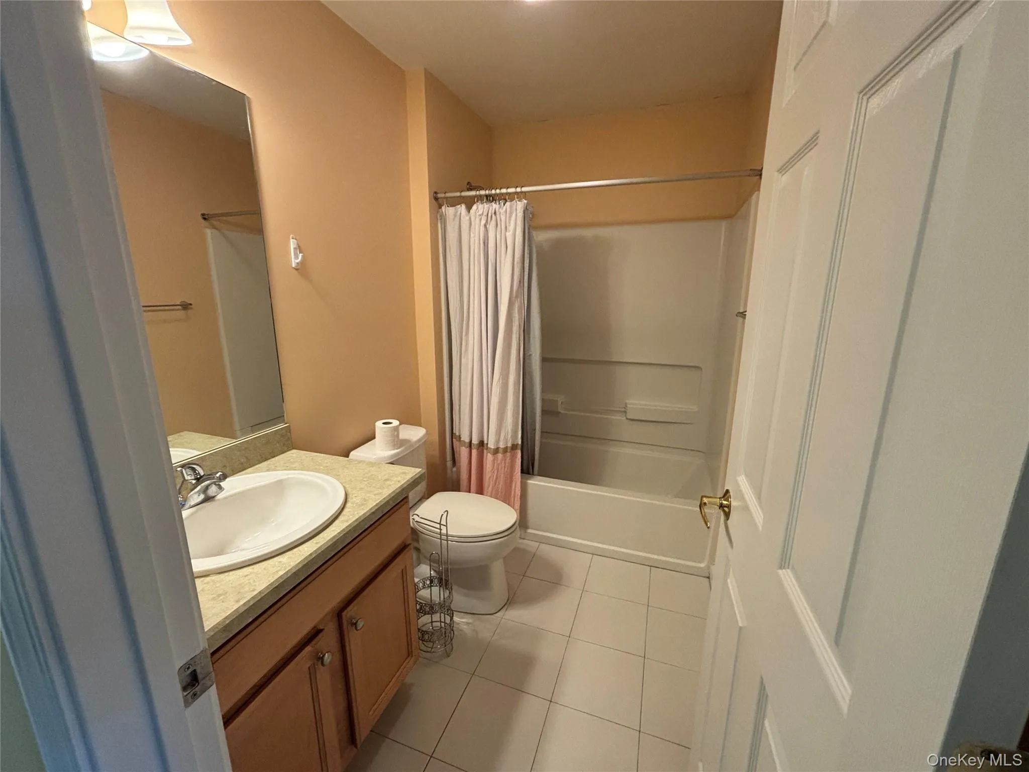 Guest Bathroom Guest Bathroom