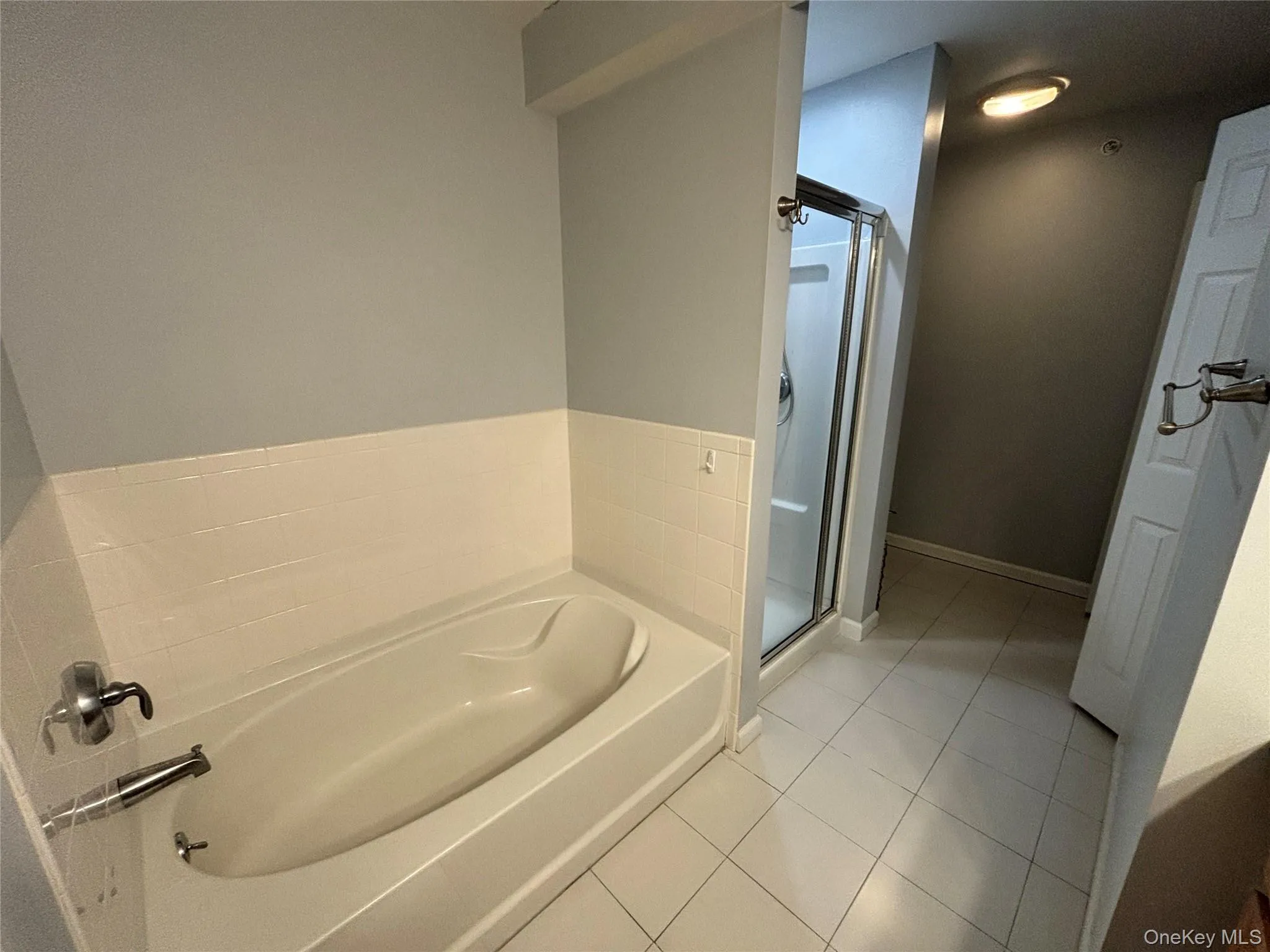 Master Bathroom Master Bathroom