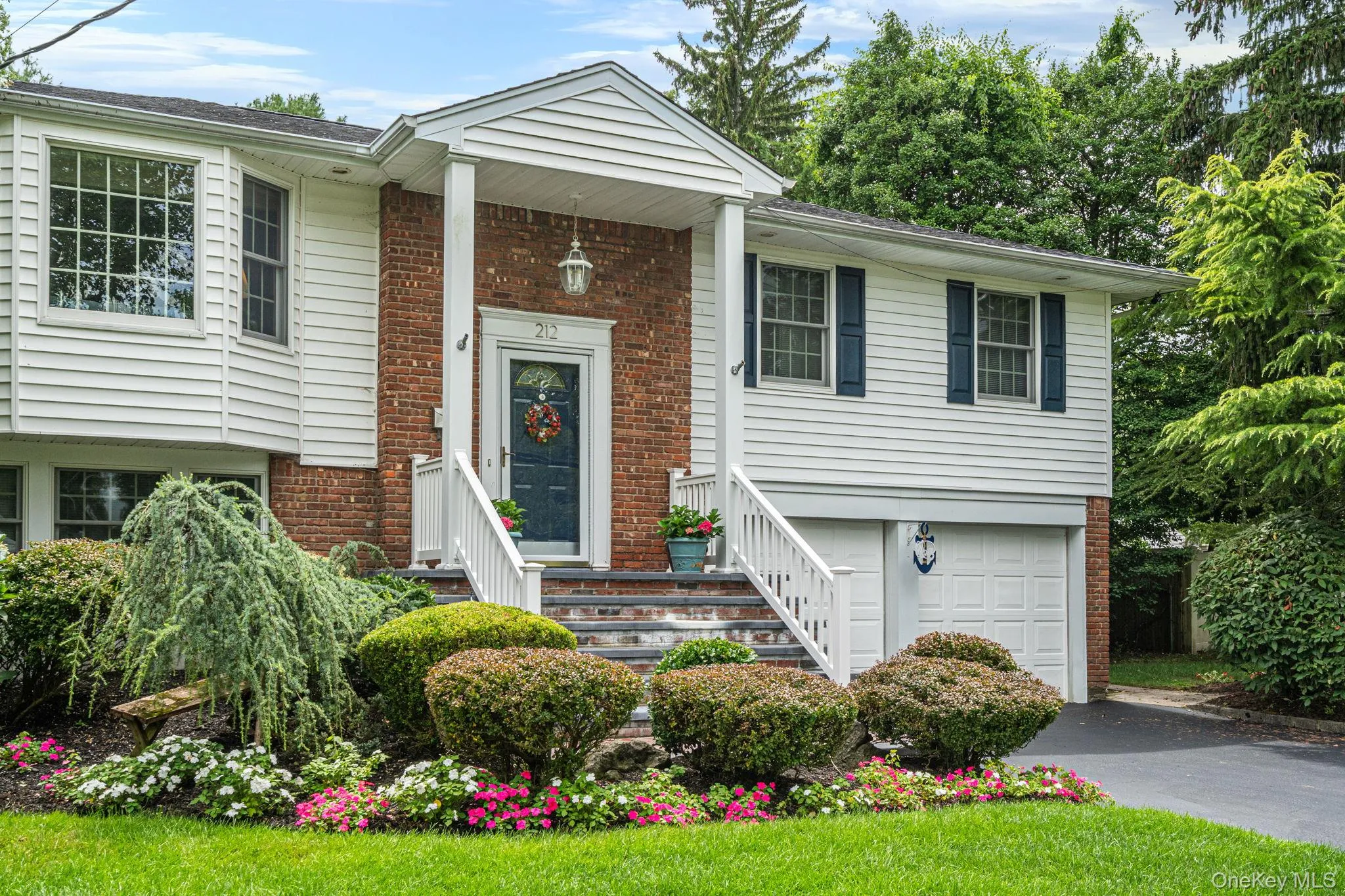 212 Cedrus Avenue, Huntington, NY, 4 Bedrooms Bedrooms, 9 Rooms Rooms,1 BathroomBathrooms,Residential,For Rent,Cedrus,0,978074 212 Cedrus Avenue, Huntington, NY, 4 Bedrooms Bedrooms, 9 Rooms Rooms,1 BathroomBathrooms,Residential,For Rent,Cedrus,0,978074