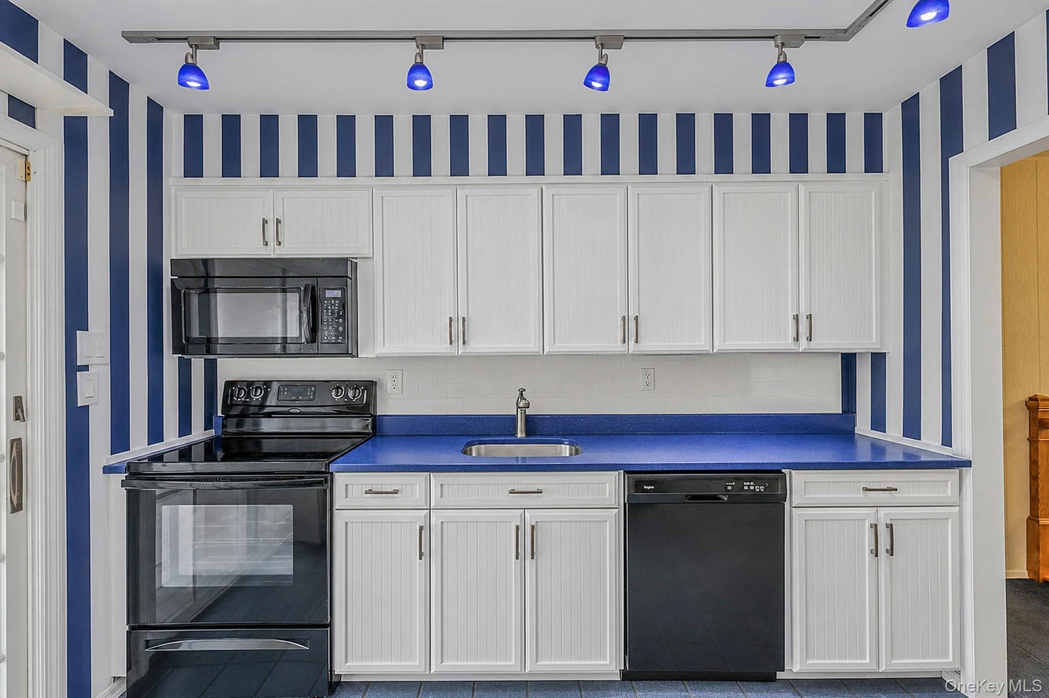 212 Cedrus Avenue, Huntington, NY, 4 Bedrooms Bedrooms, 9 Rooms Rooms,1 BathroomBathrooms,Residential,For Rent,Cedrus,0,978074 212 Cedrus Avenue, Huntington, NY, 4 Bedrooms Bedrooms, 9 Rooms Rooms,1 BathroomBathrooms,Residential,For Rent,Cedrus,0,978074