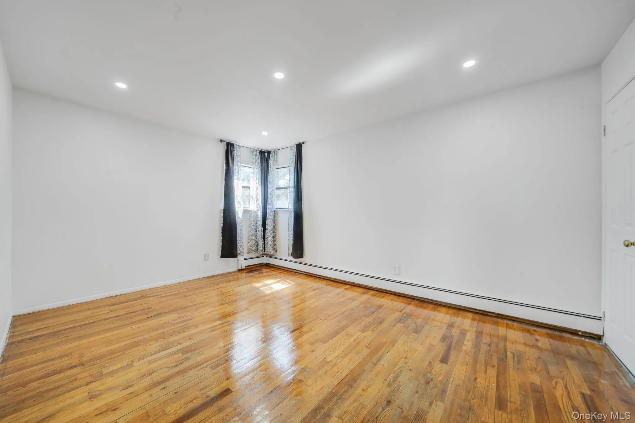 676 Bohemia Parkway, Islip, NY, 6 Bedrooms Bedrooms, 11 Rooms Rooms,3 BathroomsBathrooms,Residential,For Rent,Bohemia,0,978087 676 Bohemia Parkway, Islip, NY, 6 Bedrooms Bedrooms, 11 Rooms Rooms,3 BathroomsBathrooms,Residential,For Rent,Bohemia,0,978087
