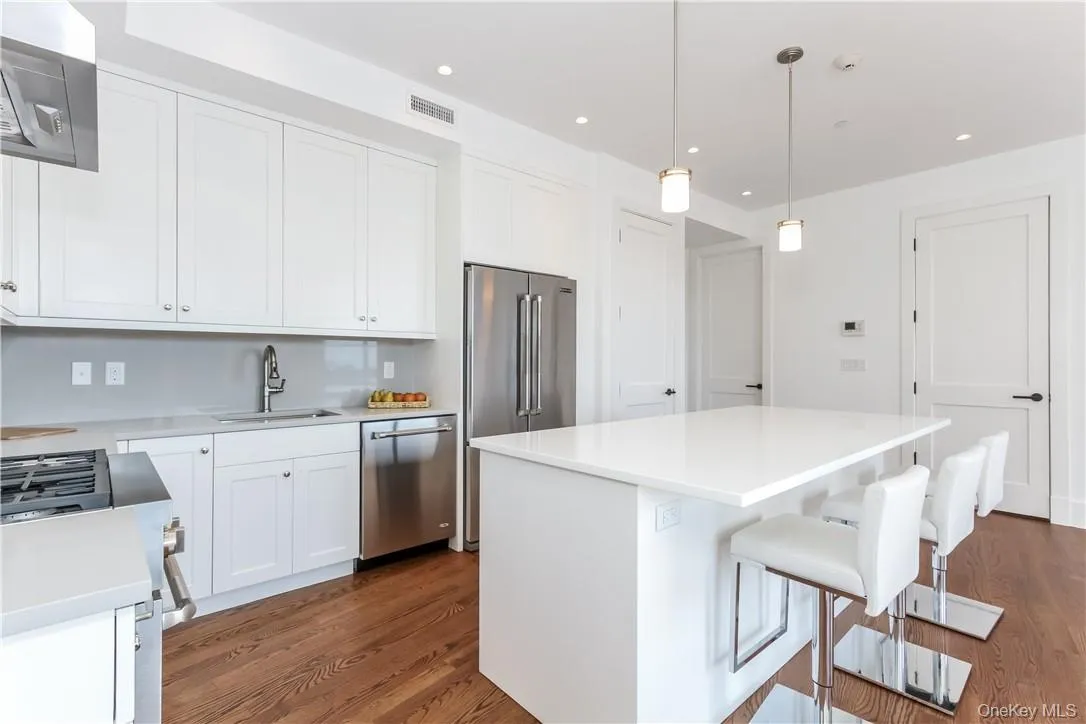 108 Mamaroneck Avenue, Mamaroneck, NY, 2 Bedrooms Bedrooms, 4 Rooms Rooms,2 BathroomsBathrooms,Residential Lease,For Rent,Mamaroneck,0,978093 108 Mamaroneck Avenue, Mamaroneck, NY, 2 Bedrooms Bedrooms, 4 Rooms Rooms,2 BathroomsBathrooms,Residential Lease,For Rent,Mamaroneck,0,978093