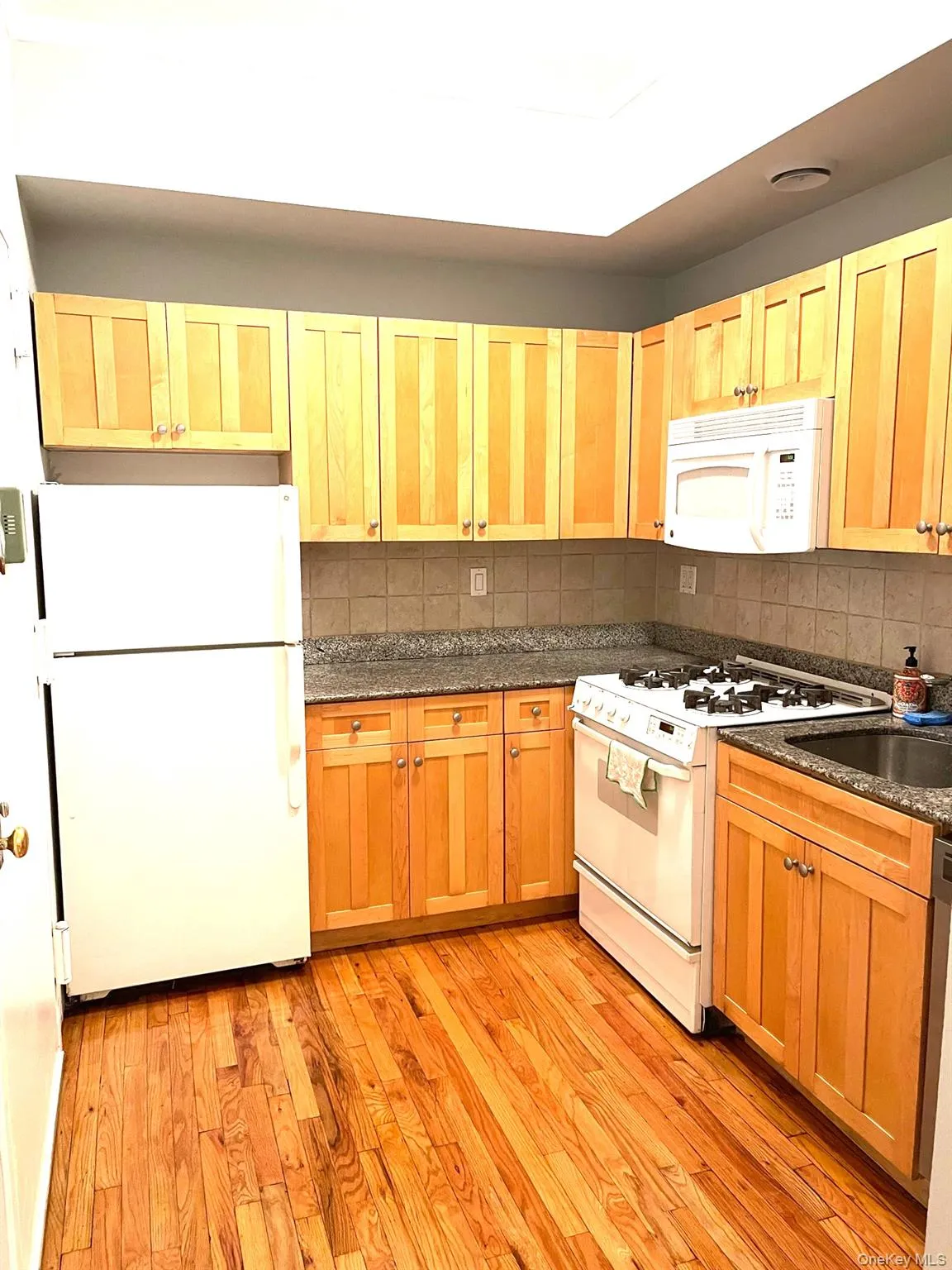206 1st Avenue, New York, NY, 2 Rooms Rooms,1 BathroomBathrooms,Residential Lease,For Rent,1st,0,978095 206 1st Avenue, New York, NY, 2 Rooms Rooms,1 BathroomBathrooms,Residential Lease,For Rent,1st,0,978095