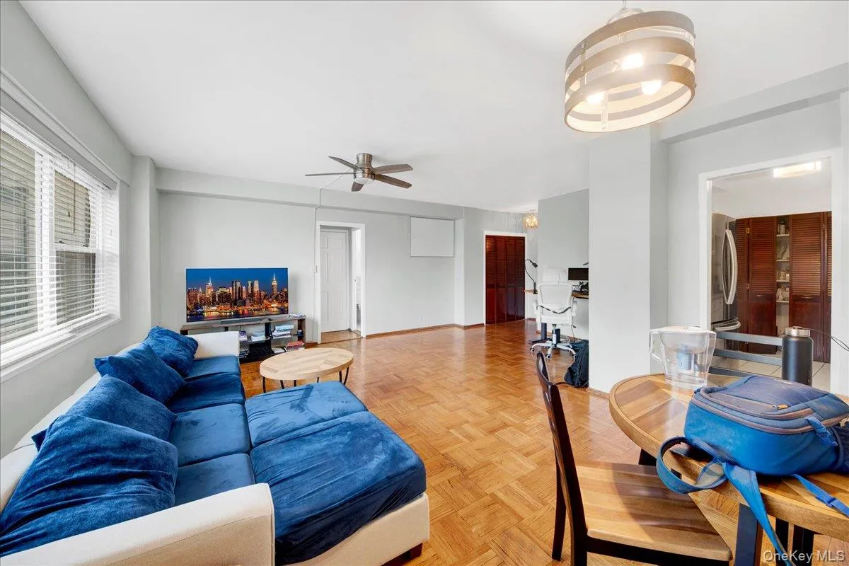 6 Fordham Hill Oval, New York, NY, 1 Bedroom Bedrooms, 4 Rooms Rooms,1 BathroomBathrooms,Residential Lease,For Rent,Fordham Hill,0,978098 6 Fordham Hill Oval, New York, NY, 1 Bedroom Bedrooms, 4 Rooms Rooms,1 BathroomBathrooms,Residential Lease,For Rent,Fordham Hill,0,978098