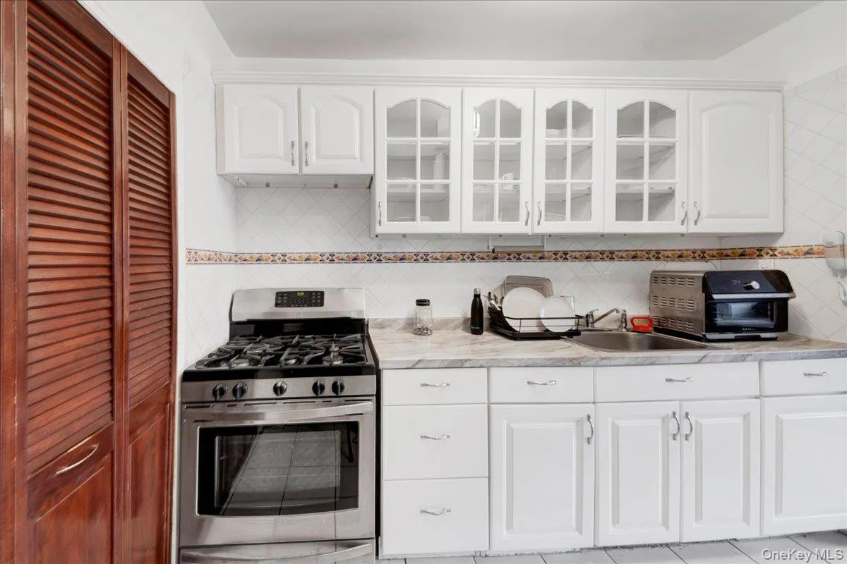 6 Fordham Hill Oval, New York, NY, 1 Bedroom Bedrooms, 4 Rooms Rooms,1 BathroomBathrooms,Residential Lease,For Rent,Fordham Hill,0,978098 6 Fordham Hill Oval, New York, NY, 1 Bedroom Bedrooms, 4 Rooms Rooms,1 BathroomBathrooms,Residential Lease,For Rent,Fordham Hill,0,978098