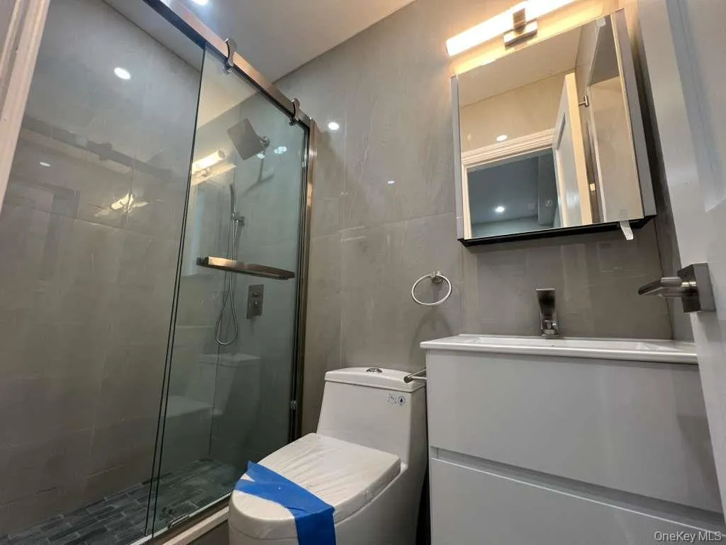 6114 Cloverdale Blvd, New York, NY, 3 Bedrooms Bedrooms, 4 Rooms Rooms,2 BathroomsBathrooms,Residential Lease,For Rent,Cloverdale Blvd,0,978107 6114 Cloverdale Blvd, New York, NY, 3 Bedrooms Bedrooms, 4 Rooms Rooms,2 BathroomsBathrooms,Residential Lease,For Rent,Cloverdale Blvd,0,978107