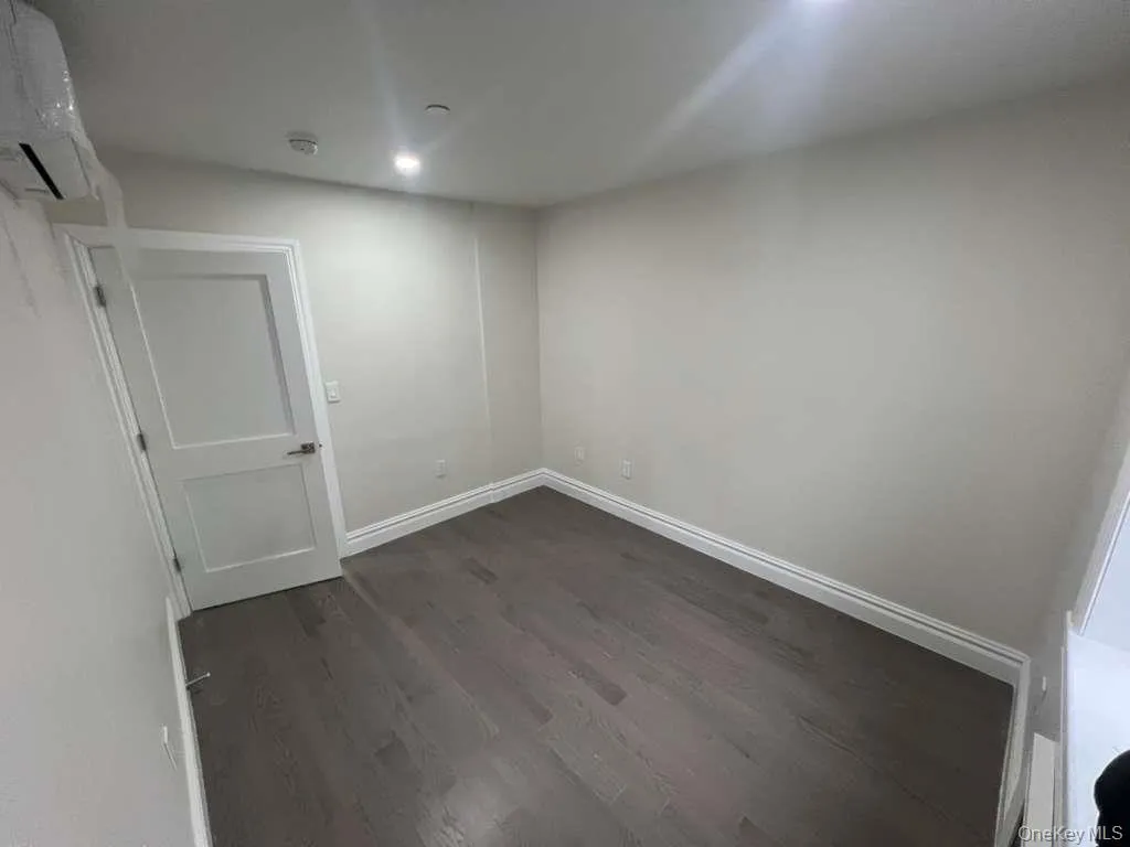 6114 Cloverdale Blvd, New York, NY, 3 Bedrooms Bedrooms, 4 Rooms Rooms,2 BathroomsBathrooms,Residential Lease,For Rent,Cloverdale Blvd,0,978107 6114 Cloverdale Blvd, New York, NY, 3 Bedrooms Bedrooms, 4 Rooms Rooms,2 BathroomsBathrooms,Residential Lease,For Rent,Cloverdale Blvd,0,978107