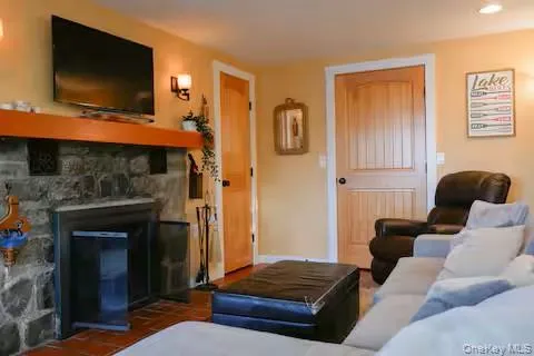 Living with Fireplace Living with Fireplace