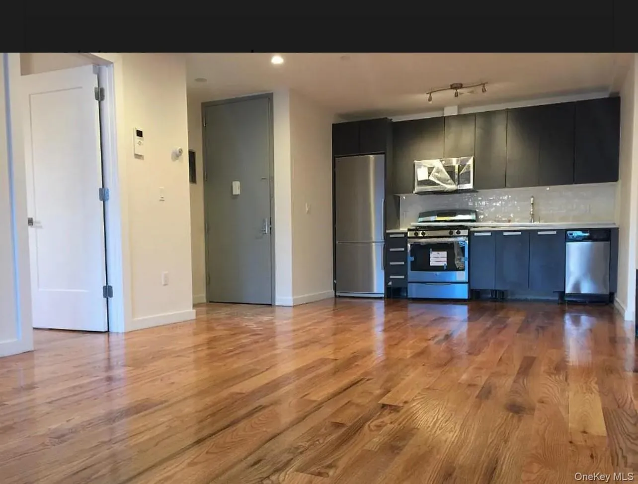 103 Varet Street, New York, NY, 1 Bedroom Bedrooms, 3 Rooms Rooms,1 BathroomBathrooms,Residential Lease,For Rent,Varet,0,978121 103 Varet Street, New York, NY, 1 Bedroom Bedrooms, 3 Rooms Rooms,1 BathroomBathrooms,Residential Lease,For Rent,Varet,0,978121