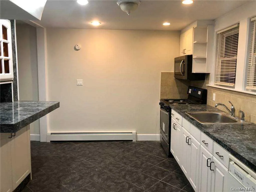 1 Allen Street, Hempstead, NY, 3 Bedrooms Bedrooms, 5 Rooms Rooms,2 BathroomsBathrooms,Residential Lease,For Rent,Allen,0,978130 1 Allen Street, Hempstead, NY, 3 Bedrooms Bedrooms, 5 Rooms Rooms,2 BathroomsBathrooms,Residential Lease,For Rent,Allen,0,978130