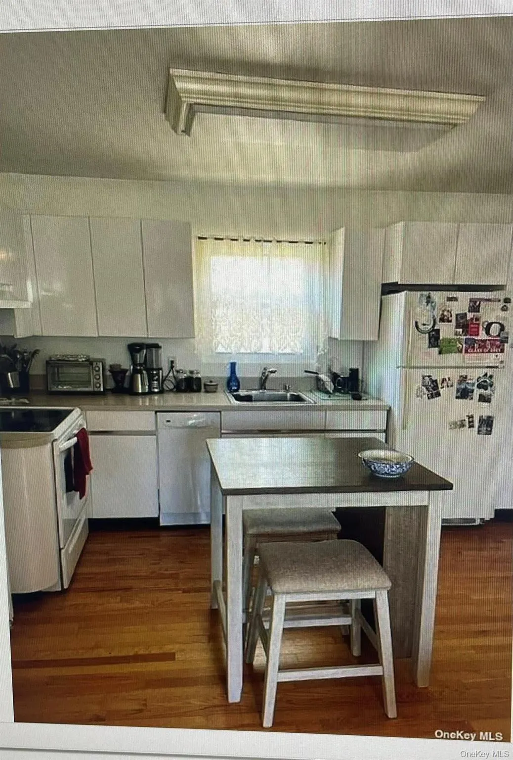 2 Carl Street, Brookhaven, NY, 1 Bedroom Bedrooms, 3 Rooms Rooms,1 BathroomBathrooms,Residential Lease,For Rent,Carl,0,978137 2 Carl Street, Brookhaven, NY, 1 Bedroom Bedrooms, 3 Rooms Rooms,1 BathroomBathrooms,Residential Lease,For Rent,Carl,0,978137