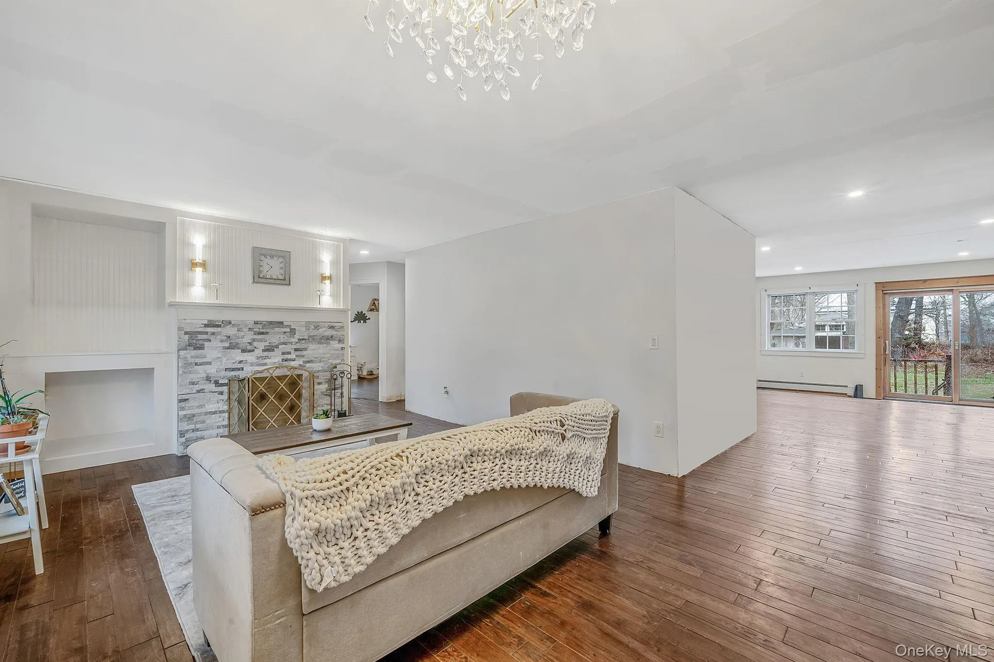 273 Country Road, Brookhaven, NY, 7 Bedrooms Bedrooms, 12 Rooms Rooms,2 BathroomsBathrooms,Residential Sale,For Rent,Country,0,978152 273 Country Road, Brookhaven, NY, 7 Bedrooms Bedrooms, 12 Rooms Rooms,2 BathroomsBathrooms,Residential Sale,For Rent,Country,0,978152