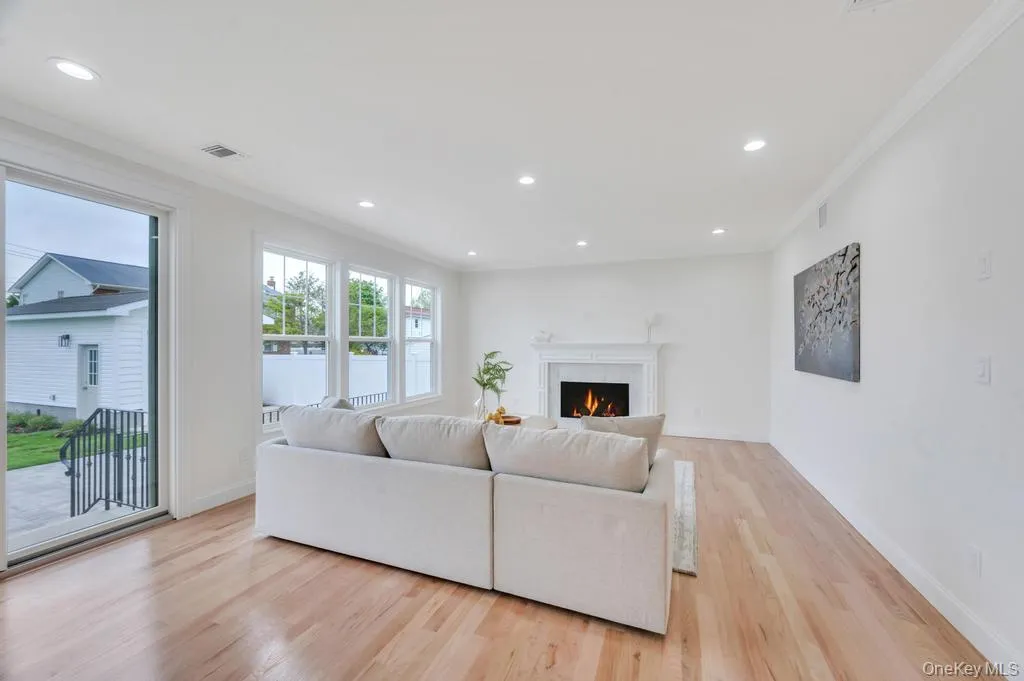 85 West Avenue, Oyster Bay, NY, 5 Bedrooms Bedrooms, 10 Rooms Rooms,4 BathroomsBathrooms,Residential,For Rent,West,0,978167 85 West Avenue, Oyster Bay, NY, 5 Bedrooms Bedrooms, 10 Rooms Rooms,4 BathroomsBathrooms,Residential,For Rent,West,0,978167