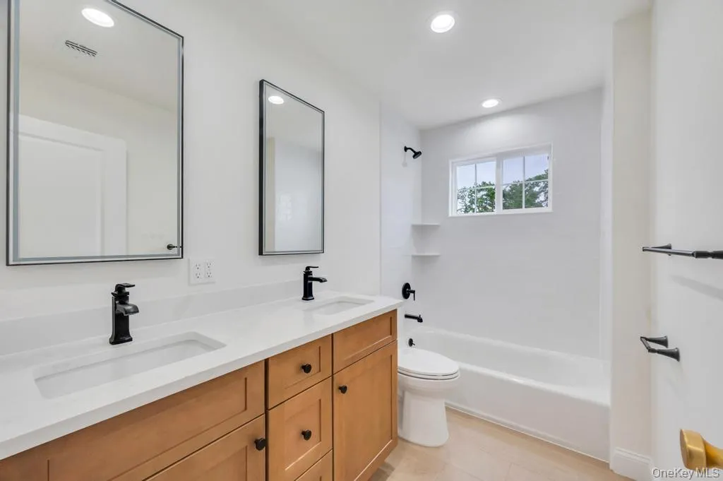 85 West Avenue, Oyster Bay, NY, 5 Bedrooms Bedrooms, 10 Rooms Rooms,4 BathroomsBathrooms,Residential,For Rent,West,0,978167 85 West Avenue, Oyster Bay, NY, 5 Bedrooms Bedrooms, 10 Rooms Rooms,4 BathroomsBathrooms,Residential,For Rent,West,0,978167