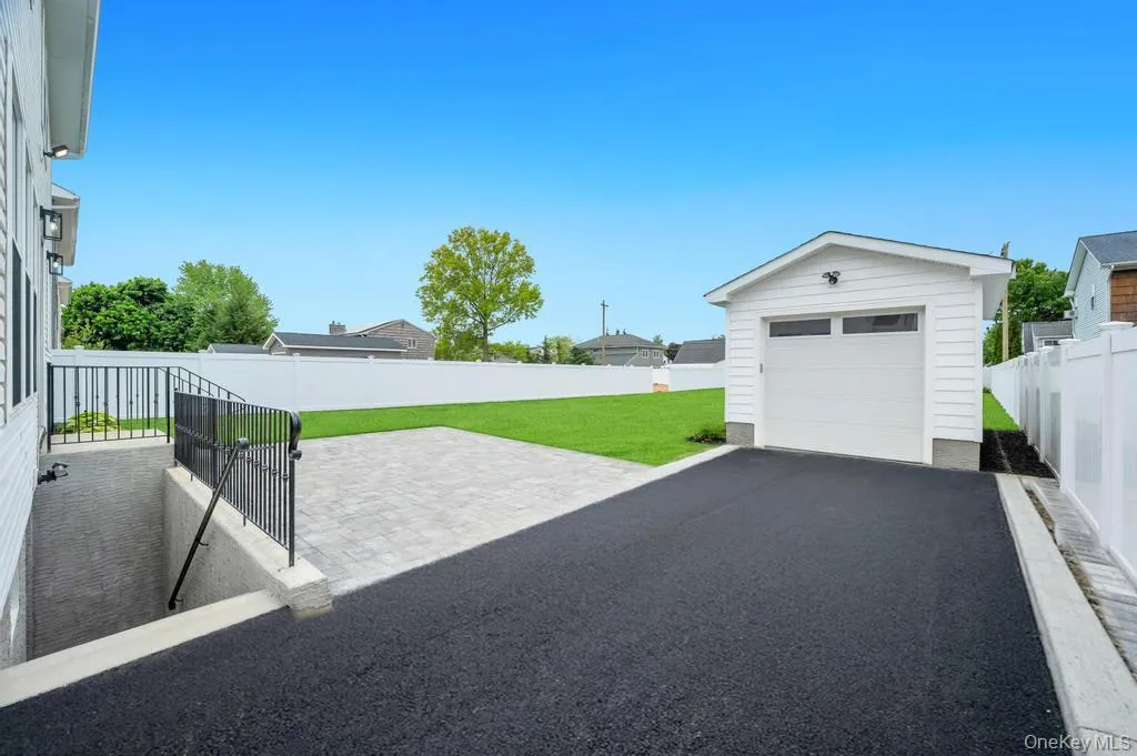 85 West Avenue, Oyster Bay, NY, 5 Bedrooms Bedrooms, 10 Rooms Rooms,4 BathroomsBathrooms,Residential,For Rent,West,0,978167 85 West Avenue, Oyster Bay, NY, 5 Bedrooms Bedrooms, 10 Rooms Rooms,4 BathroomsBathrooms,Residential,For Rent,West,0,978167