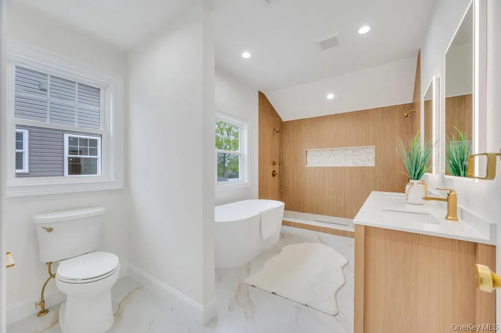 85 West Avenue, Oyster Bay, NY, 5 Bedrooms Bedrooms, 10 Rooms Rooms,4 BathroomsBathrooms,Residential,For Rent,West,0,978167 85 West Avenue, Oyster Bay, NY, 5 Bedrooms Bedrooms, 10 Rooms Rooms,4 BathroomsBathrooms,Residential,For Rent,West,0,978167