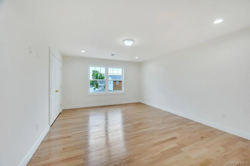85 West Avenue, Oyster Bay, NY, 5 Bedrooms Bedrooms, 10 Rooms Rooms,4 BathroomsBathrooms,Residential,For Rent,West,0,978167 85 West Avenue, Oyster Bay, NY, 5 Bedrooms Bedrooms, 10 Rooms Rooms,4 BathroomsBathrooms,Residential,For Rent,West,0,978167