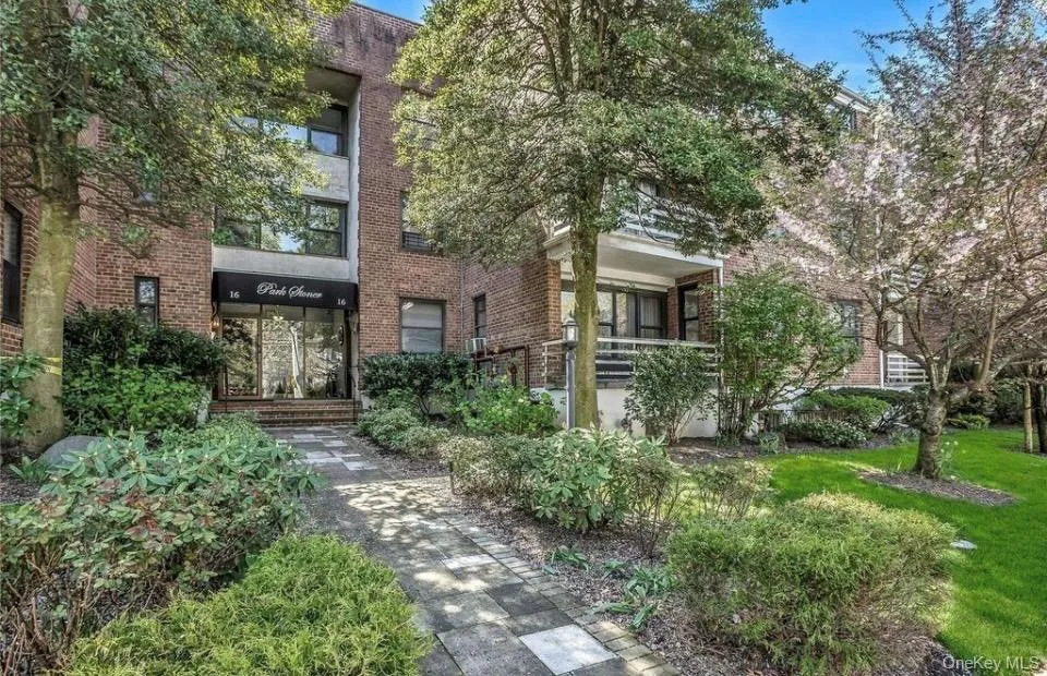 14-16 Stoner Avenue, North Hempstead, NY, 1 Bedroom Bedrooms, 3 Rooms Rooms,1 BathroomBathrooms,Residential Lease,For Rent,Stoner,0,978192 14-16 Stoner Avenue, North Hempstead, NY, 1 Bedroom Bedrooms, 3 Rooms Rooms,1 BathroomBathrooms,Residential Lease,For Rent,Stoner,0,978192