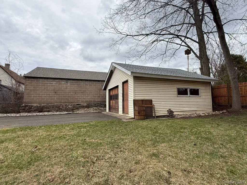 24 Mountain Avenue, Ramapo, NY, 3 Bedrooms Bedrooms, 9 Rooms Rooms,1 BathroomBathrooms,Residential Lease,For Rent,Mountain,0,978200 24 Mountain Avenue, Ramapo, NY, 3 Bedrooms Bedrooms, 9 Rooms Rooms,1 BathroomBathrooms,Residential Lease,For Rent,Mountain,0,978200