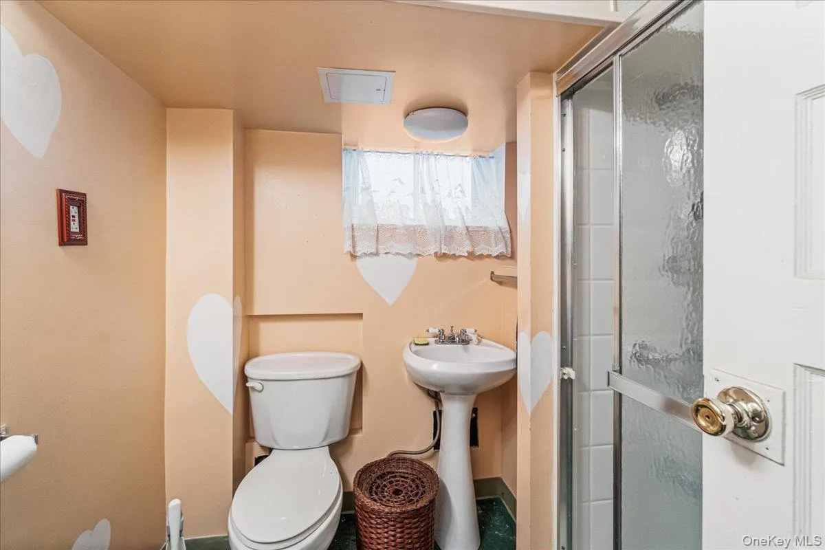 35-29 91st Street, New York, NY, 5 Bedrooms Bedrooms, 10 Rooms Rooms,3 BathroomsBathrooms,Residential,For Rent,91st,0,978208 35-29 91st Street, New York, NY, 5 Bedrooms Bedrooms, 10 Rooms Rooms,3 BathroomsBathrooms,Residential,For Rent,91st,0,978208