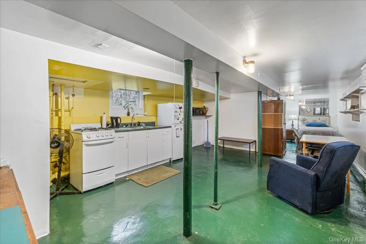 35-29 91st Street, New York, NY, 5 Bedrooms Bedrooms, 10 Rooms Rooms,3 BathroomsBathrooms,Residential,For Rent,91st,0,978208 35-29 91st Street, New York, NY, 5 Bedrooms Bedrooms, 10 Rooms Rooms,3 BathroomsBathrooms,Residential,For Rent,91st,0,978208