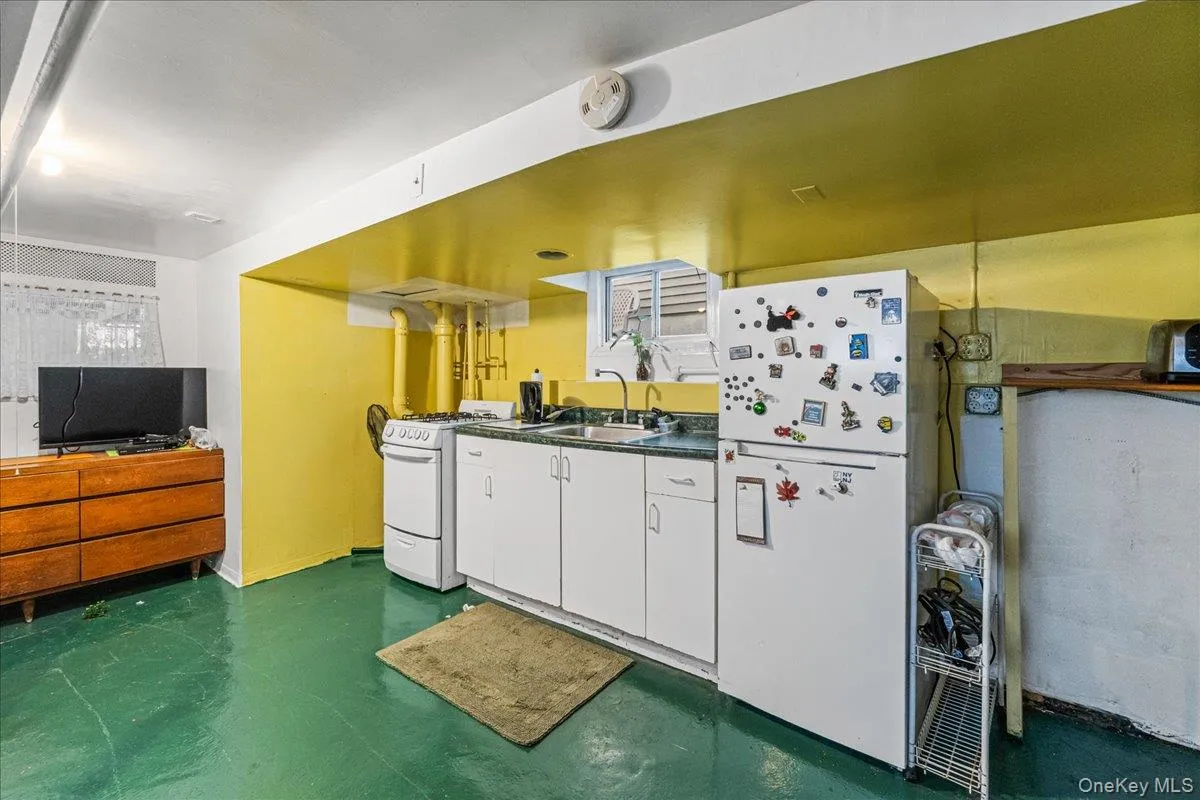 35-29 91st Street, New York, NY, 5 Bedrooms Bedrooms, 10 Rooms Rooms,3 BathroomsBathrooms,Residential,For Rent,91st,0,978208 35-29 91st Street, New York, NY, 5 Bedrooms Bedrooms, 10 Rooms Rooms,3 BathroomsBathrooms,Residential,For Rent,91st,0,978208