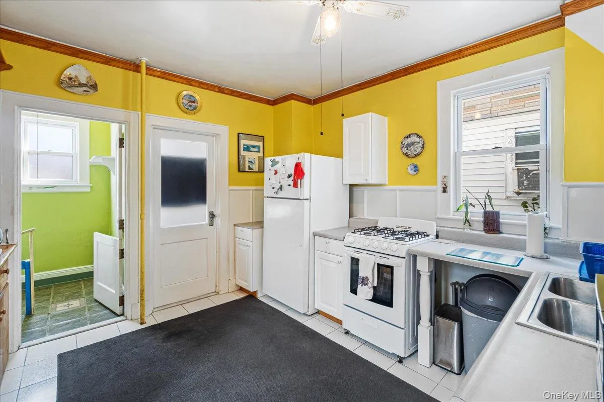 35-29 91st Street, New York, NY, 5 Bedrooms Bedrooms, 10 Rooms Rooms,3 BathroomsBathrooms,Residential,For Rent,91st,0,978208 35-29 91st Street, New York, NY, 5 Bedrooms Bedrooms, 10 Rooms Rooms,3 BathroomsBathrooms,Residential,For Rent,91st,0,978208