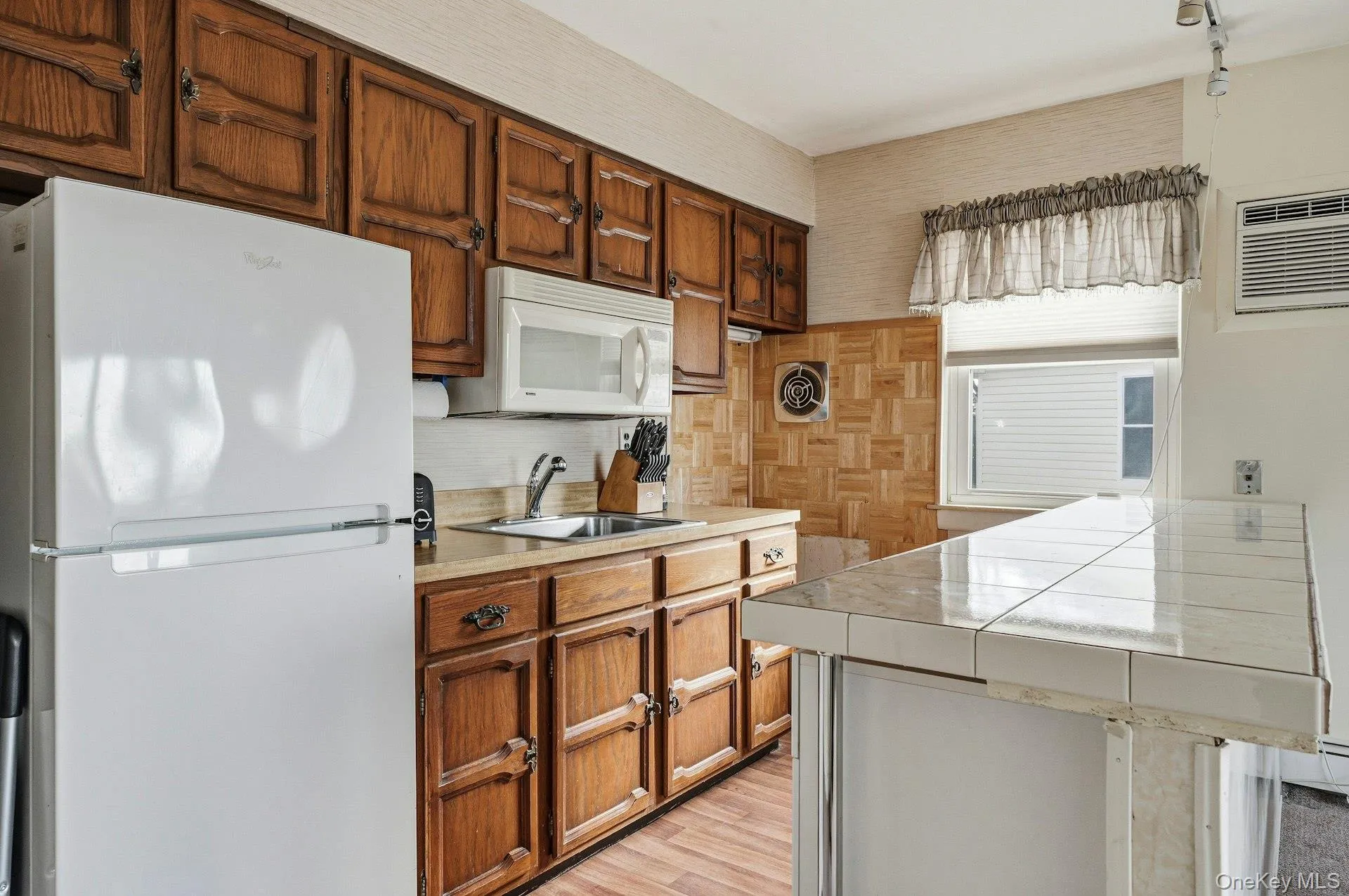 10 Leanore Drive, Oyster Bay, NY, 1 Bedroom Bedrooms, 3 Rooms Rooms,1 BathroomBathrooms,Residential Lease,For Rent,Leanore,0,978236 10 Leanore Drive, Oyster Bay, NY, 1 Bedroom Bedrooms, 3 Rooms Rooms,1 BathroomBathrooms,Residential Lease,For Rent,Leanore,0,978236