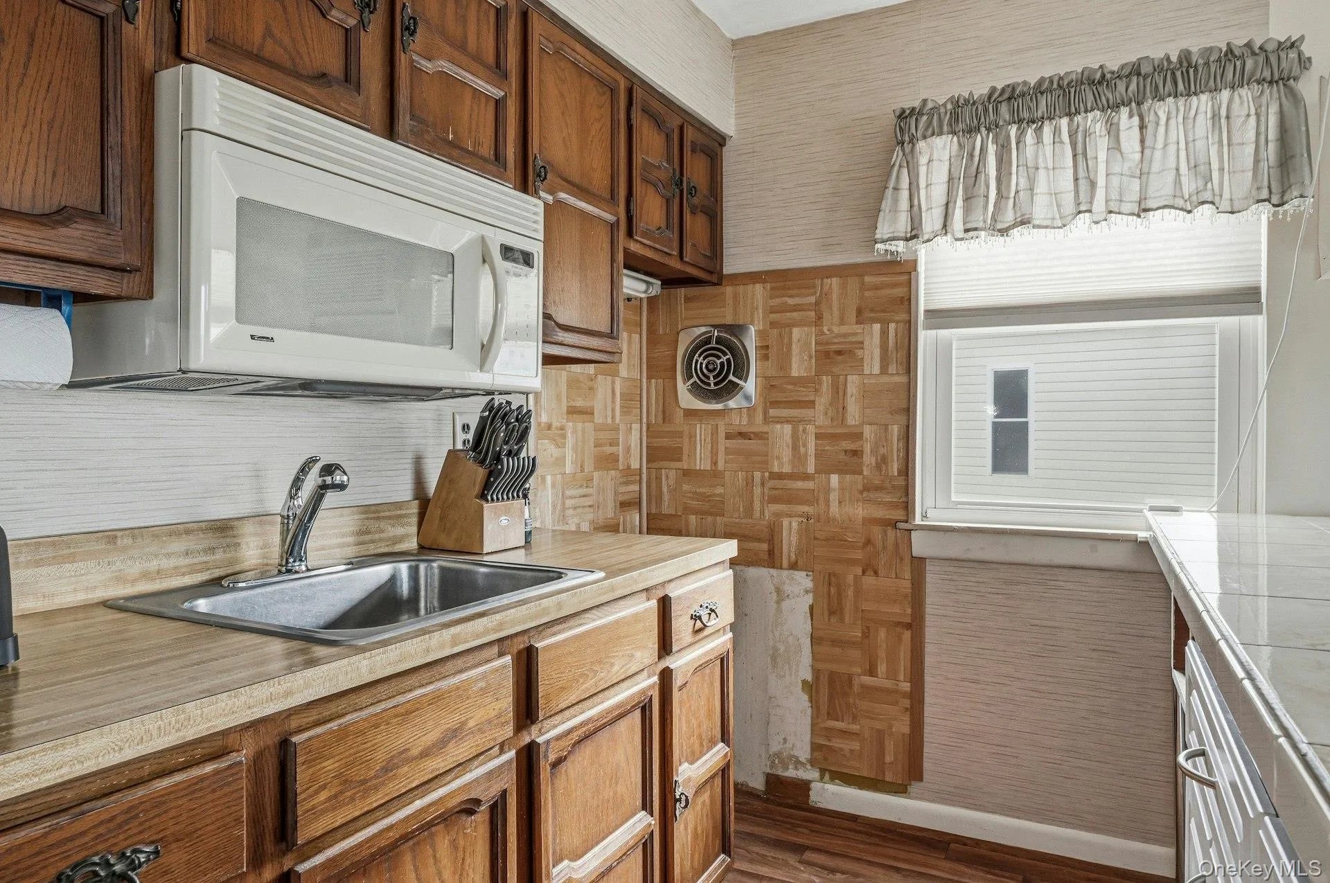 10 Leanore Drive, Oyster Bay, NY, 1 Bedroom Bedrooms, 3 Rooms Rooms,1 BathroomBathrooms,Residential Lease,For Rent,Leanore,0,978236 10 Leanore Drive, Oyster Bay, NY, 1 Bedroom Bedrooms, 3 Rooms Rooms,1 BathroomBathrooms,Residential Lease,For Rent,Leanore,0,978236