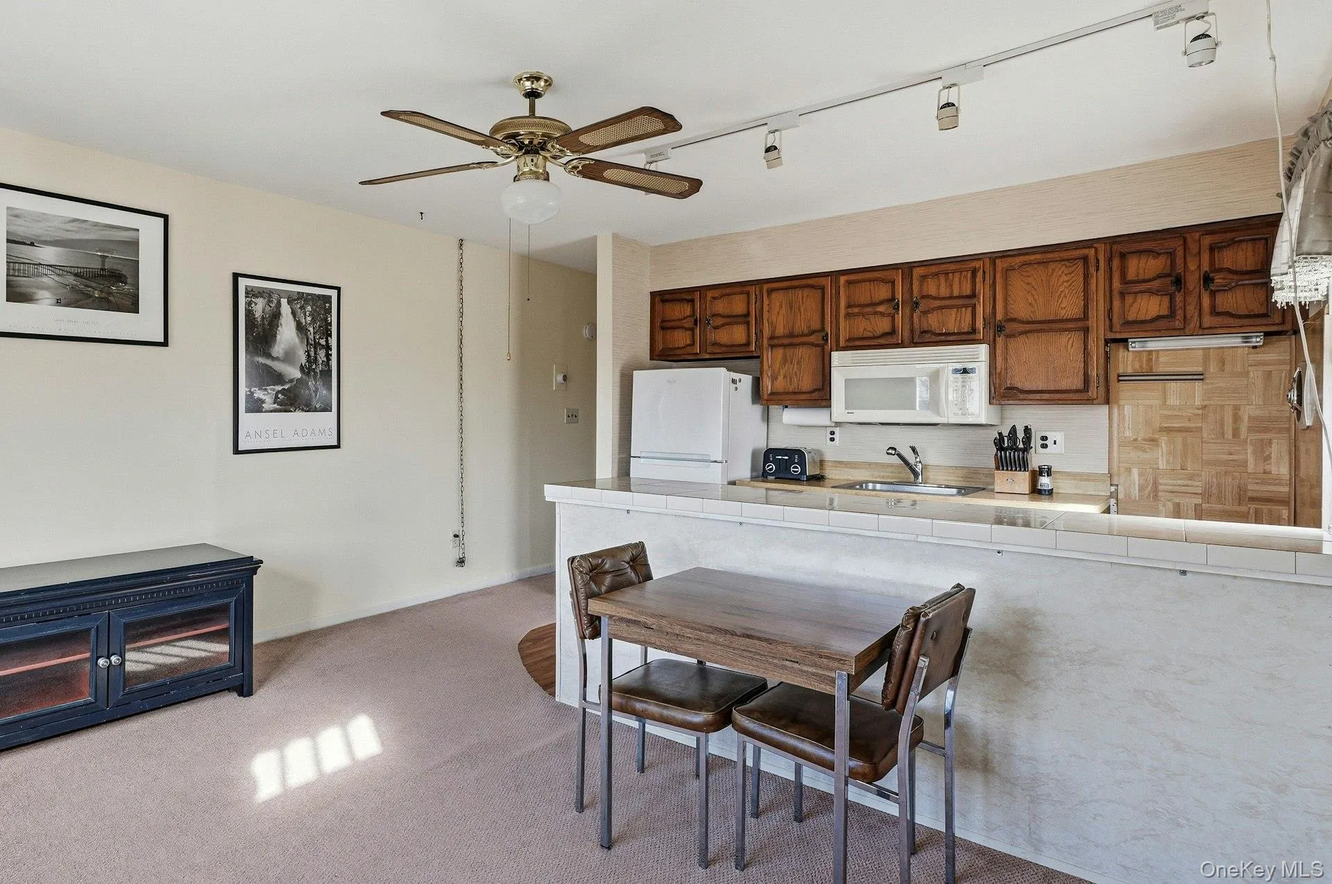 10 Leanore Drive, Oyster Bay, NY, 1 Bedroom Bedrooms, 3 Rooms Rooms,1 BathroomBathrooms,Residential Lease,For Rent,Leanore,0,978236 10 Leanore Drive, Oyster Bay, NY, 1 Bedroom Bedrooms, 3 Rooms Rooms,1 BathroomBathrooms,Residential Lease,For Rent,Leanore,0,978236