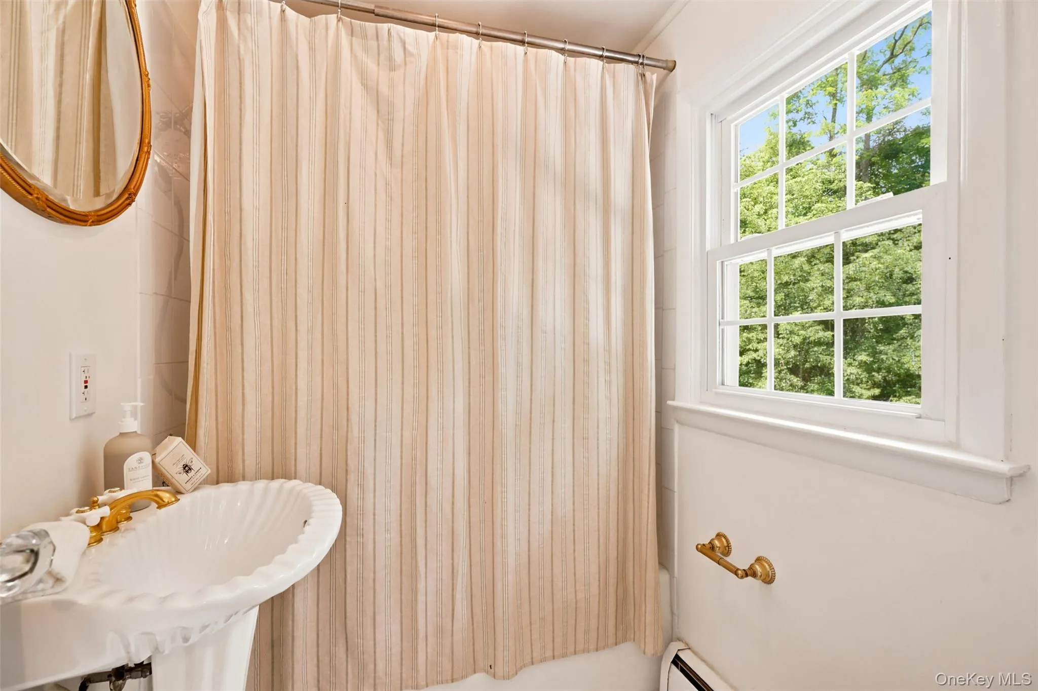 88 Ridgeview Drive, Mount Pleasant, NY, 4 Bedrooms Bedrooms, 8 Rooms Rooms,2 BathroomsBathrooms,Residential,For Rent,Ridgeview,0,KEY978272 88 Ridgeview Drive, Mount Pleasant, NY, 4 Bedrooms Bedrooms, 8 Rooms Rooms,2 BathroomsBathrooms,Residential,For Rent,Ridgeview,0,KEY978272
