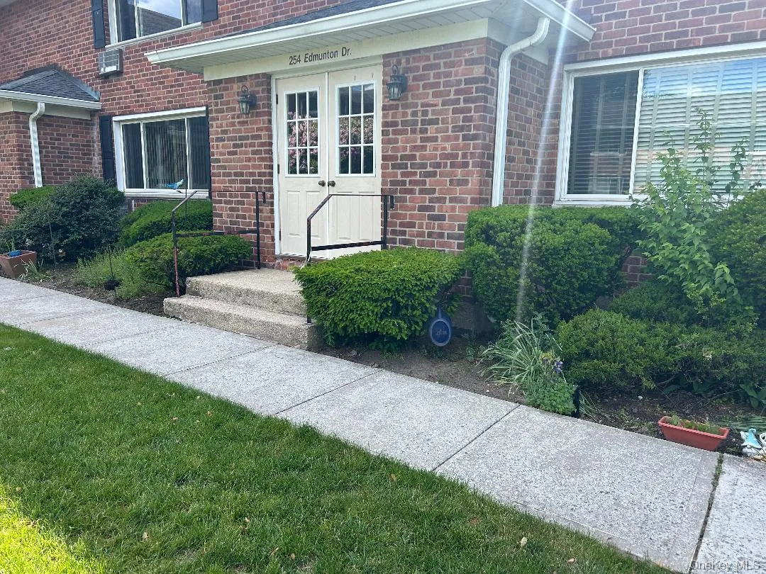 254 Edmunton Drive #K1 Edmunton Drive #K1, Babylon, NY, 1 Bedroom Bedrooms, 3 Rooms Rooms,1 BathroomBathrooms,Residential,For Rent,Edmunton Drive #K1,0,978280 254 Edmunton Drive #K1 Edmunton Drive #K1, Babylon, NY, 1 Bedroom Bedrooms, 3 Rooms Rooms,1 BathroomBathrooms,Residential,For Rent,Edmunton Drive #K1,0,978280