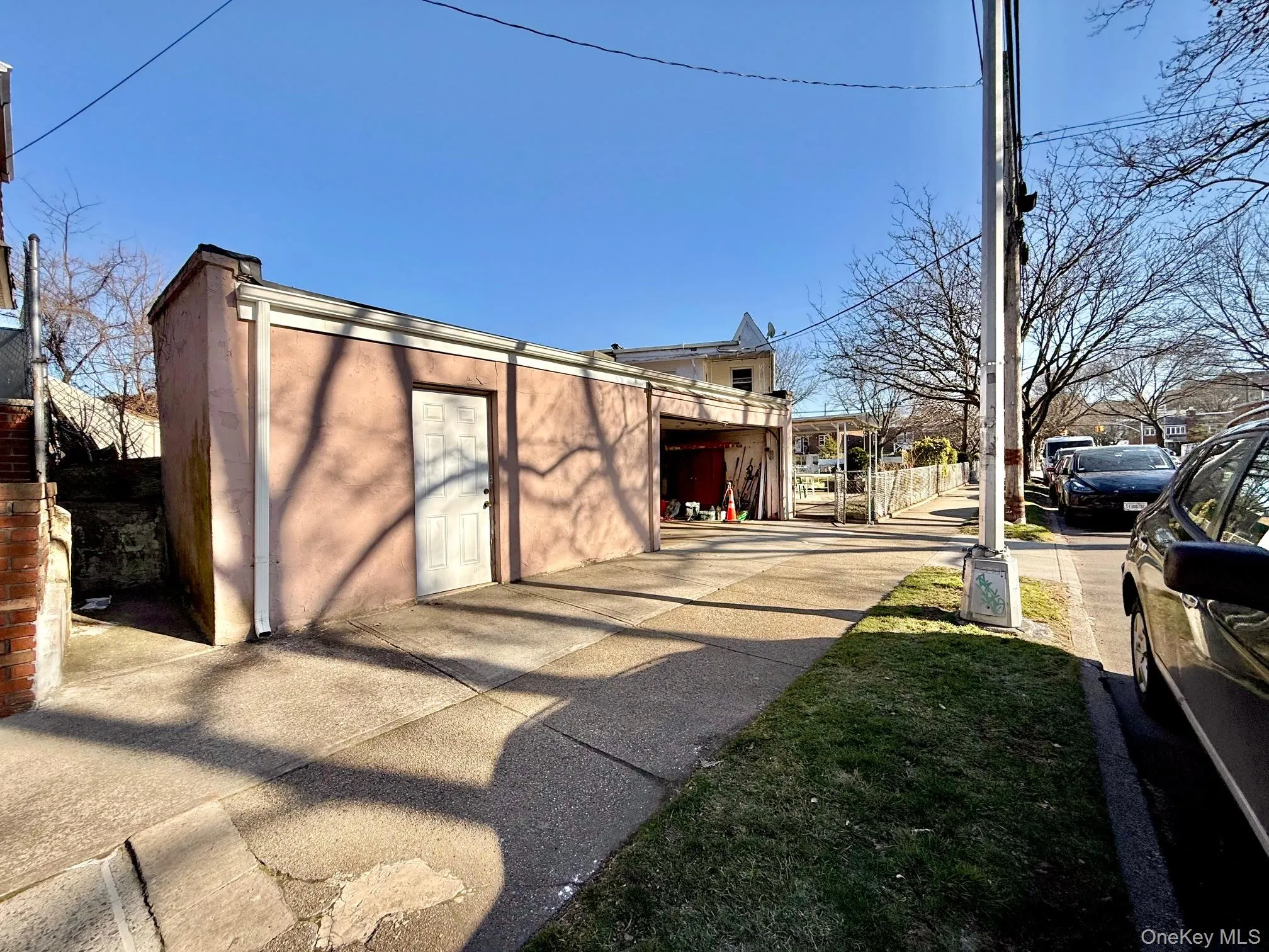 Detached 2 car garage. Detached 2 car garage.