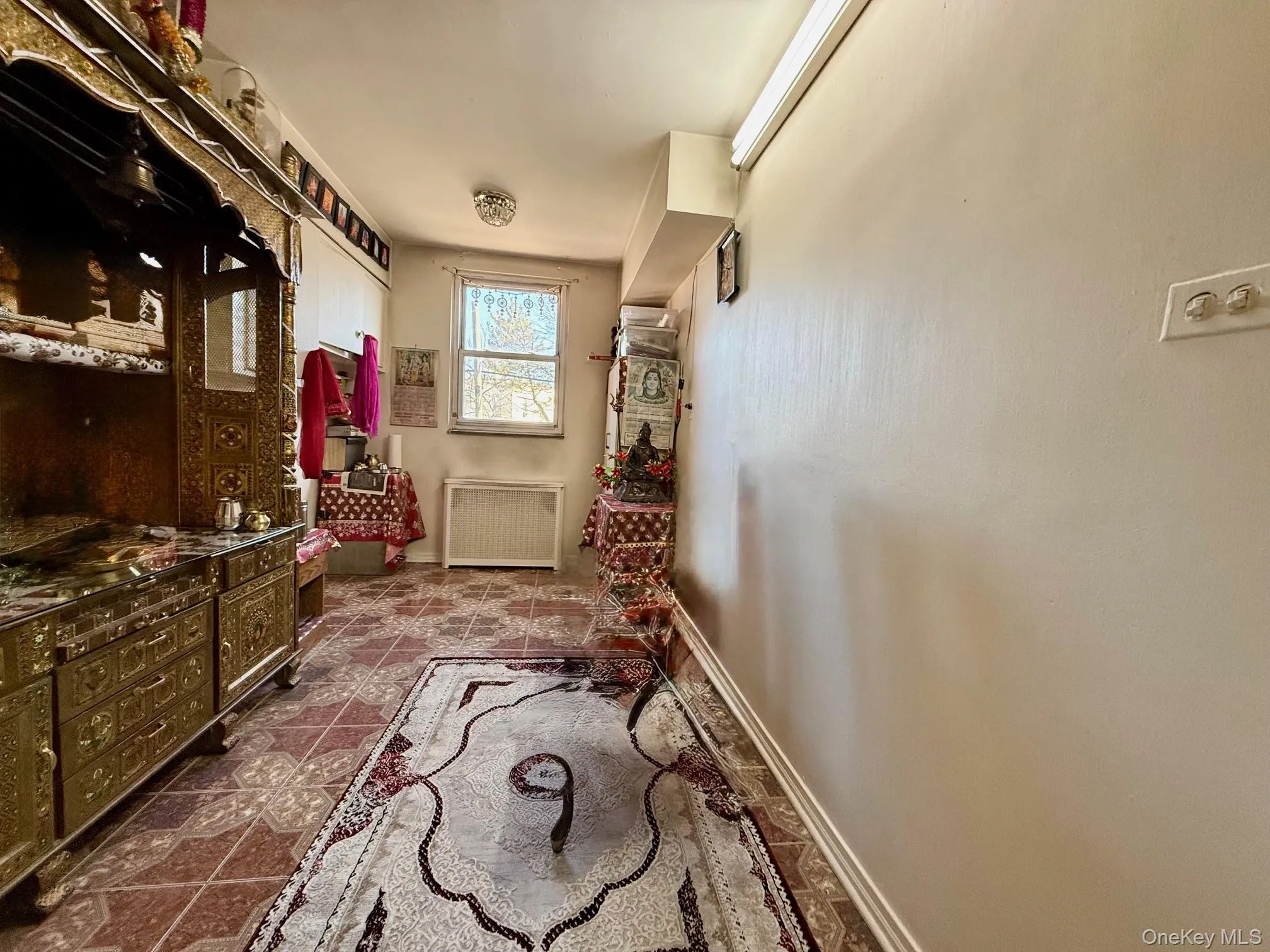 Office space or guest bedroom Office space or guest bedroom