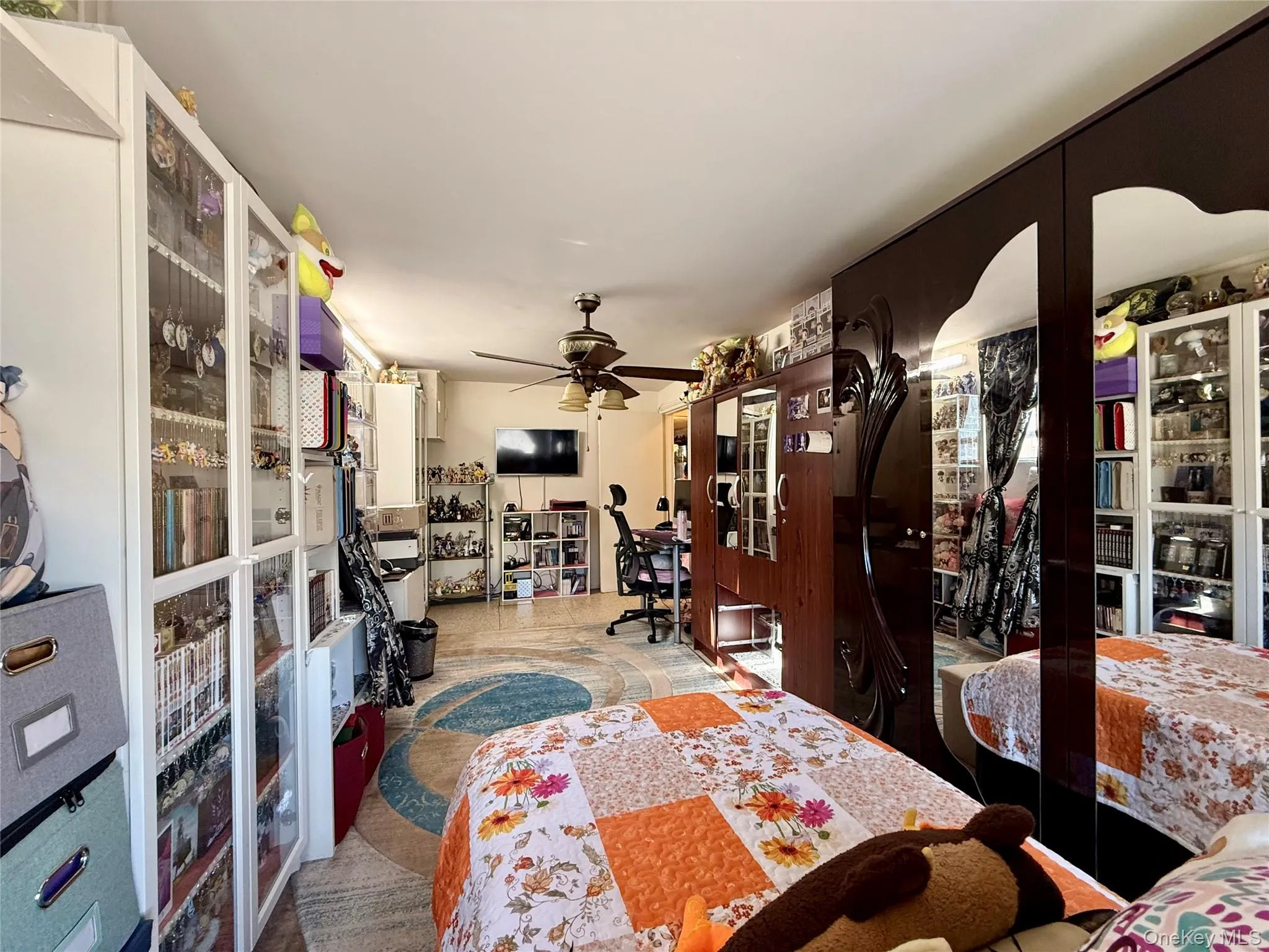 Bedroom on the first floor. Bedroom on the first floor.