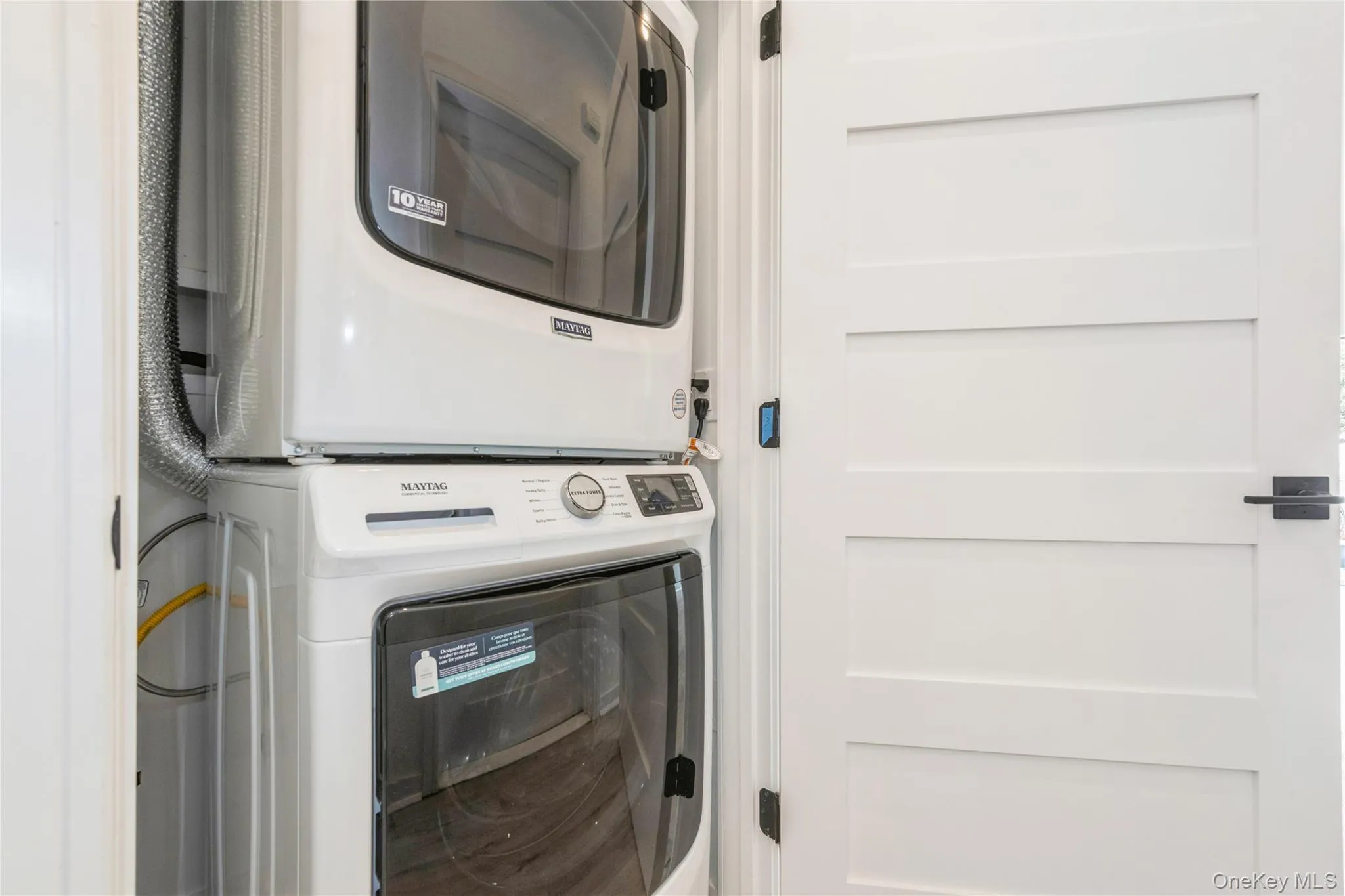 The photos shown are of a model unit. The photos shown are of a model unit.