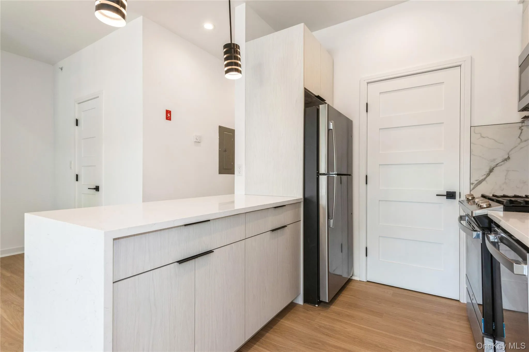 The photos shown are of a model unit. The photos shown are of a model unit.