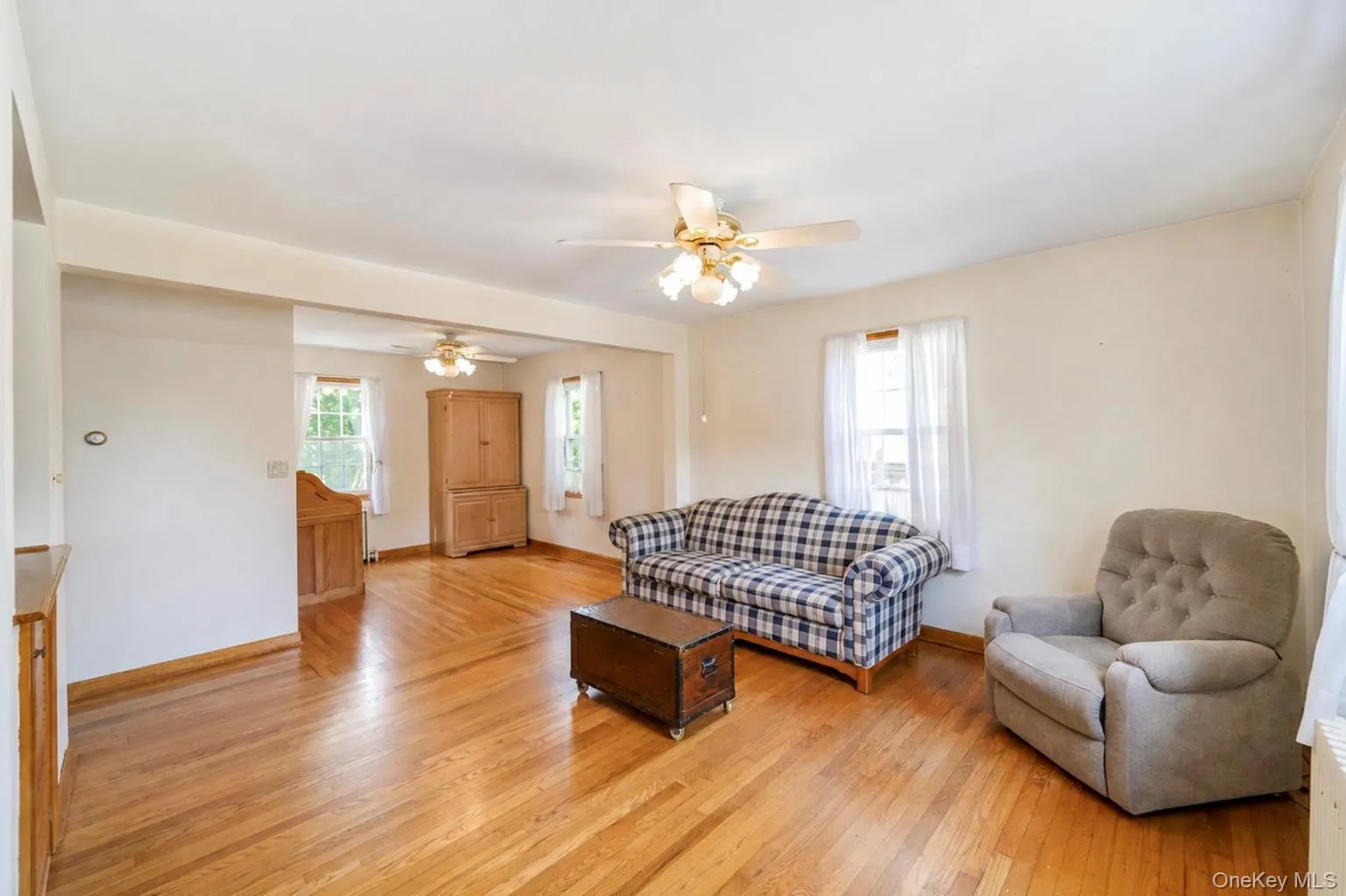 44 Maple Drive, Babylon, NY, 3 Bedrooms Bedrooms, 7 Rooms Rooms,2 BathroomsBathrooms,Residential,For Rent,Maple,0,978336 44 Maple Drive, Babylon, NY, 3 Bedrooms Bedrooms, 7 Rooms Rooms,2 BathroomsBathrooms,Residential,For Rent,Maple,0,978336