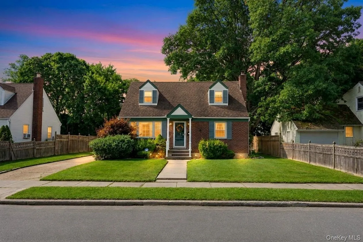 44 Maple Drive, Babylon, NY, 3 Bedrooms Bedrooms, 7 Rooms Rooms,2 BathroomsBathrooms,Residential,For Rent,Maple,0,978336 44 Maple Drive, Babylon, NY, 3 Bedrooms Bedrooms, 7 Rooms Rooms,2 BathroomsBathrooms,Residential,For Rent,Maple,0,978336