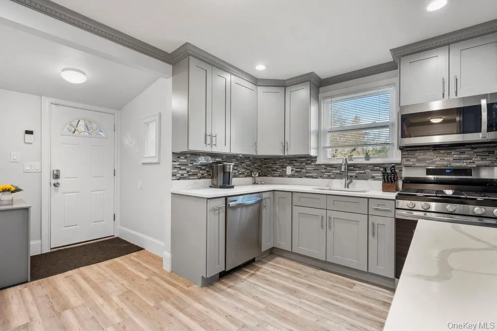 9 George Street, Oyster Bay, NY, 2 Bedrooms Bedrooms, 8 Rooms Rooms,2 BathroomsBathrooms,Residential Lease,For Rent,George,0,978338 9 George Street, Oyster Bay, NY, 2 Bedrooms Bedrooms, 8 Rooms Rooms,2 BathroomsBathrooms,Residential Lease,For Rent,George,0,978338