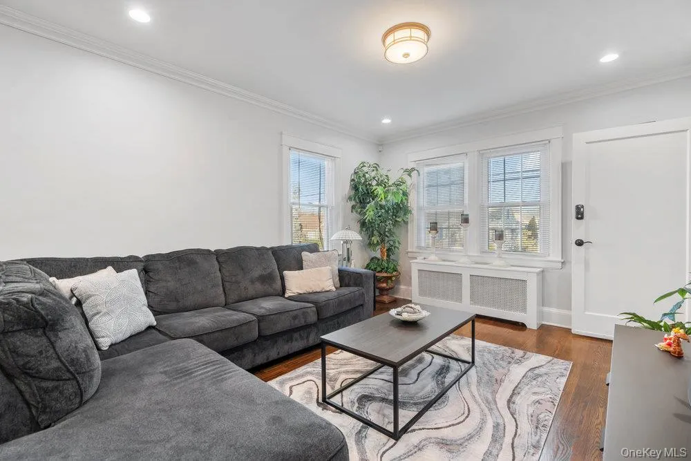 9 George Street, Oyster Bay, NY, 2 Bedrooms Bedrooms, 8 Rooms Rooms,2 BathroomsBathrooms,Residential Lease,For Rent,George,0,978338 9 George Street, Oyster Bay, NY, 2 Bedrooms Bedrooms, 8 Rooms Rooms,2 BathroomsBathrooms,Residential Lease,For Rent,George,0,978338