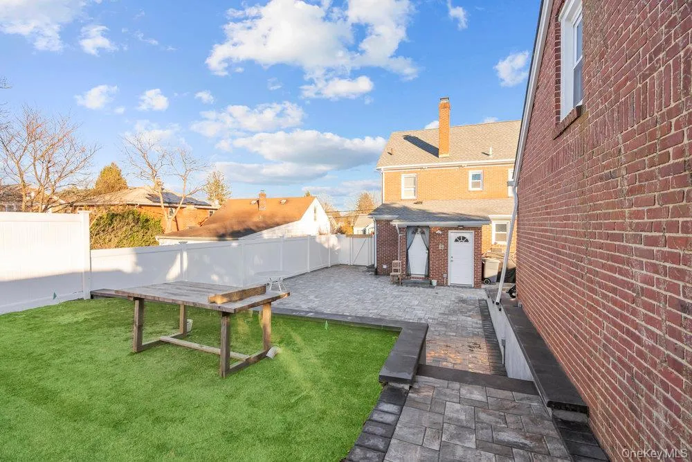 9 George Street, Oyster Bay, NY, 2 Bedrooms Bedrooms, 8 Rooms Rooms,2 BathroomsBathrooms,Residential Lease,For Rent,George,0,978338 9 George Street, Oyster Bay, NY, 2 Bedrooms Bedrooms, 8 Rooms Rooms,2 BathroomsBathrooms,Residential Lease,For Rent,George,0,978338