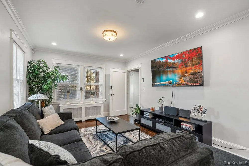 9 George Street, Oyster Bay, NY, 2 Bedrooms Bedrooms, 8 Rooms Rooms,2 BathroomsBathrooms,Residential Lease,For Rent,George,0,978338 9 George Street, Oyster Bay, NY, 2 Bedrooms Bedrooms, 8 Rooms Rooms,2 BathroomsBathrooms,Residential Lease,For Rent,George,0,978338