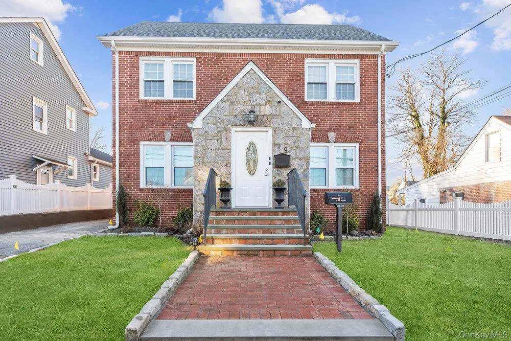 9 George Street, Oyster Bay, NY, 2 Bedrooms Bedrooms, 8 Rooms Rooms,2 BathroomsBathrooms,Residential Lease,For Rent,George,0,978338 9 George Street, Oyster Bay, NY, 2 Bedrooms Bedrooms, 8 Rooms Rooms,2 BathroomsBathrooms,Residential Lease,For Rent,George,0,978338