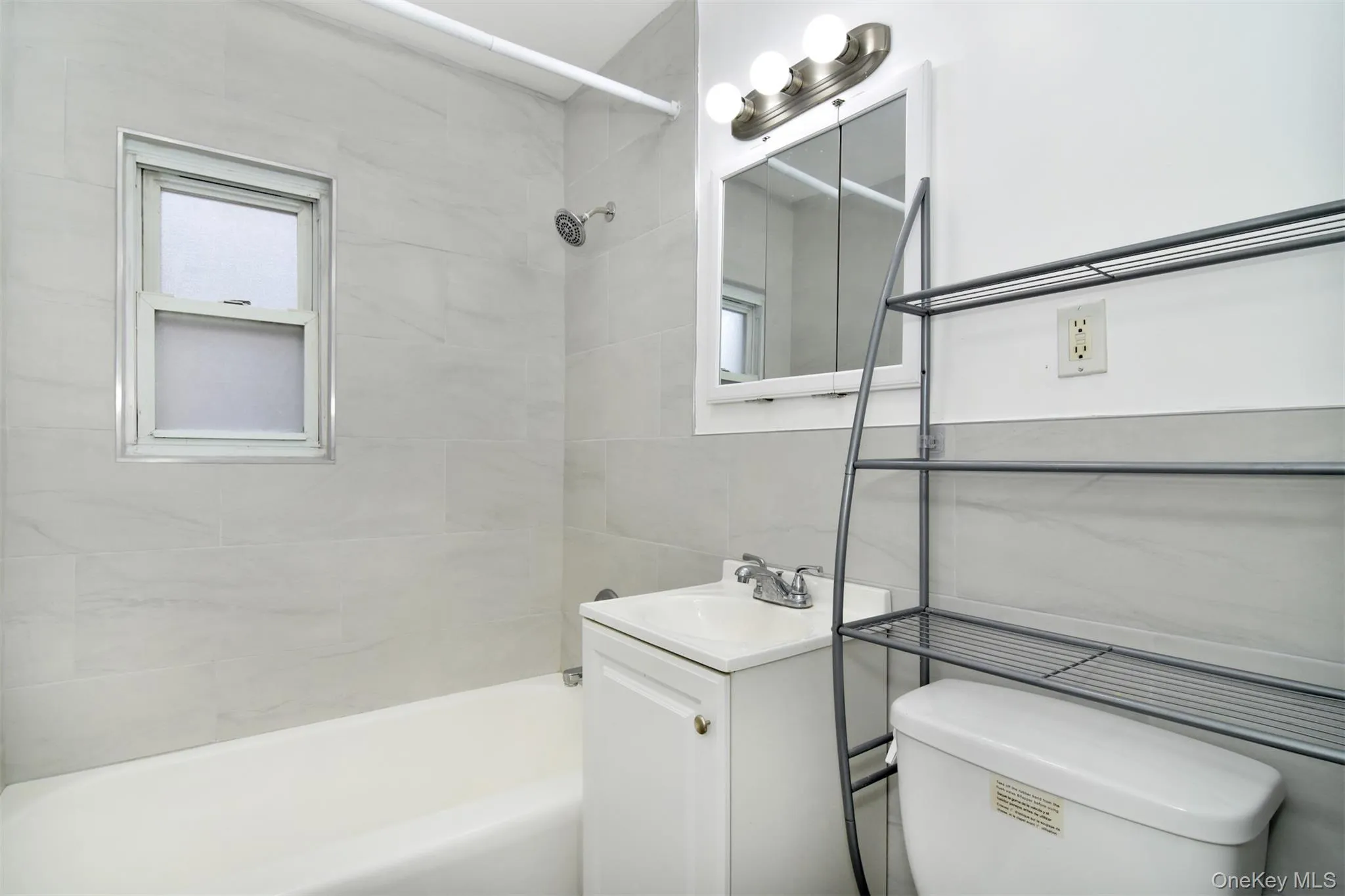 140 Broadway, Greenburgh, NY, 2 Bedrooms Bedrooms, 5 Rooms Rooms,1 BathroomBathrooms,Residential Lease,For Rent,Broadway,0,978352 140 Broadway, Greenburgh, NY, 2 Bedrooms Bedrooms, 5 Rooms Rooms,1 BathroomBathrooms,Residential Lease,For Rent,Broadway,0,978352