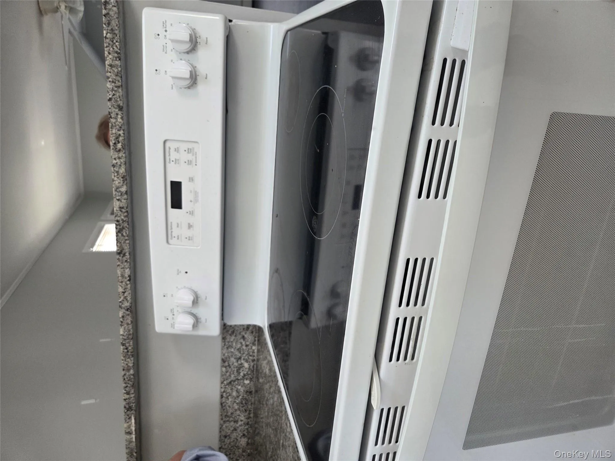 58 Juniper Road, North Hempstead, NY, 2 Bedrooms Bedrooms, 4 Rooms Rooms,1 BathroomBathrooms,Residential Lease,For Rent,Juniper,0,978359 58 Juniper Road, North Hempstead, NY, 2 Bedrooms Bedrooms, 4 Rooms Rooms,1 BathroomBathrooms,Residential Lease,For Rent,Juniper,0,978359