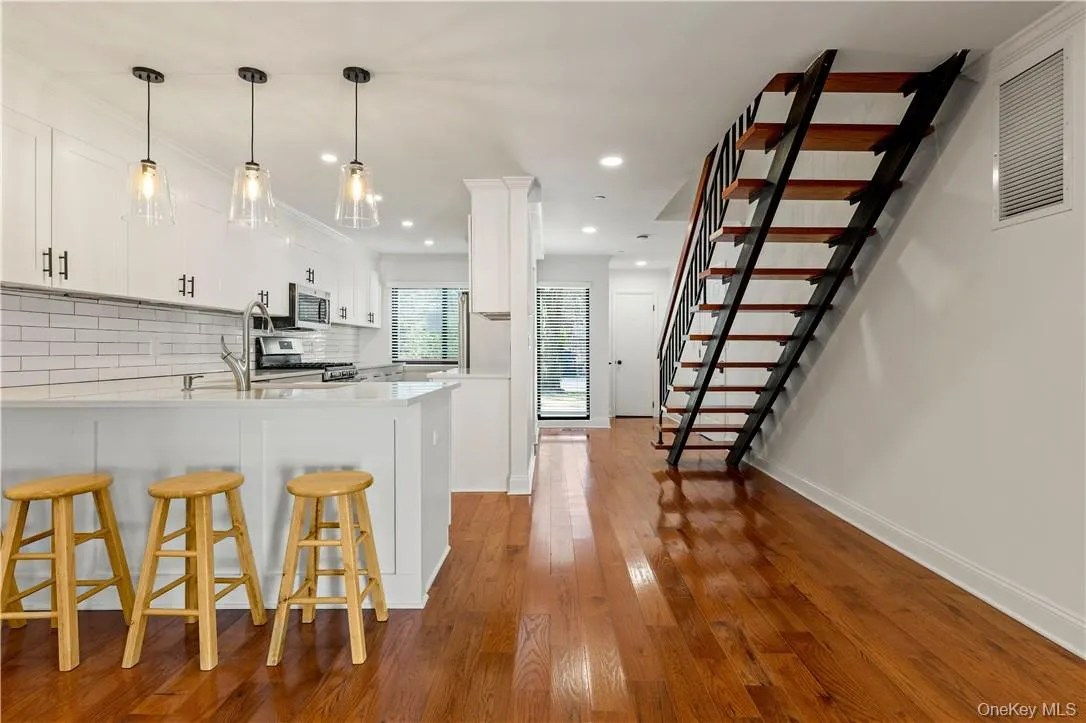 50 Pondview Road, Rye City, NY, 3 Bedrooms Bedrooms, 7 Rooms Rooms,3 BathroomsBathrooms,Residential Lease,For Rent,Pondview,0,978366 50 Pondview Road, Rye City, NY, 3 Bedrooms Bedrooms, 7 Rooms Rooms,3 BathroomsBathrooms,Residential Lease,For Rent,Pondview,0,978366