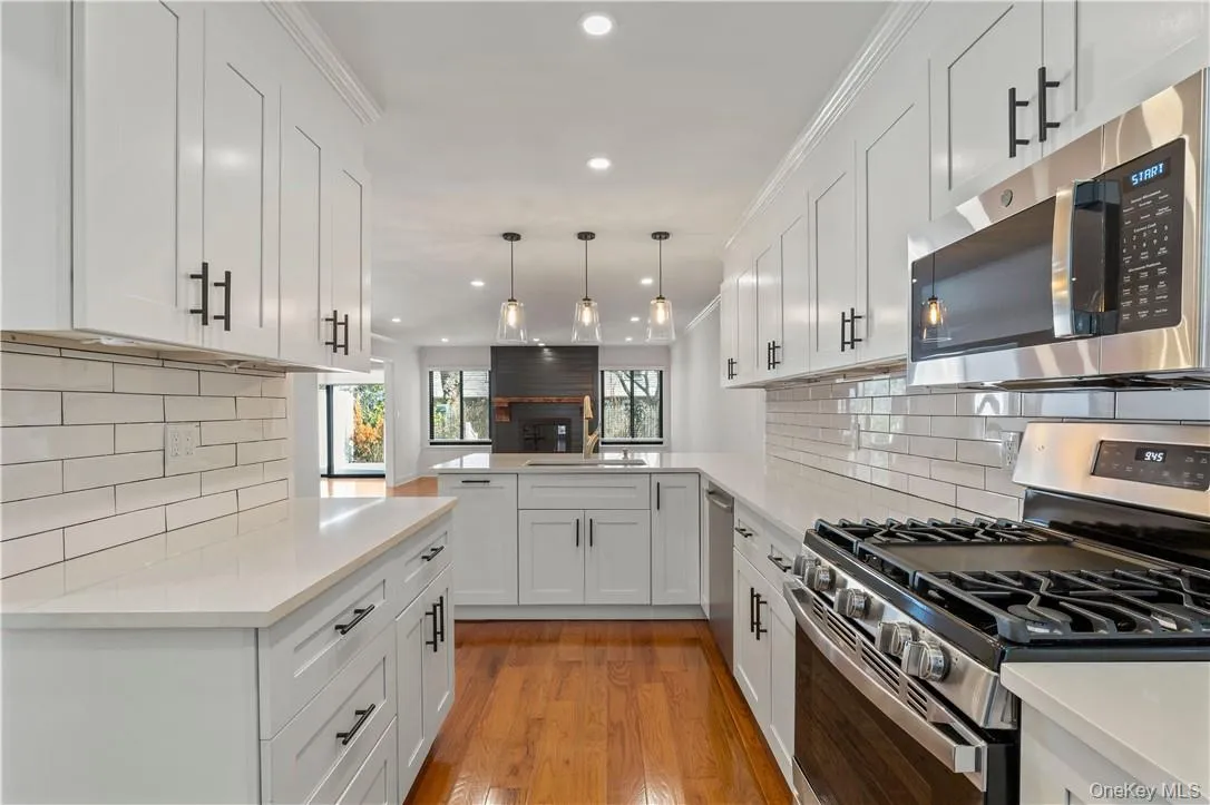 50 Pondview Road, Rye City, NY, 3 Bedrooms Bedrooms, 7 Rooms Rooms,3 BathroomsBathrooms,Residential Lease,For Rent,Pondview,0,978366 50 Pondview Road, Rye City, NY, 3 Bedrooms Bedrooms, 7 Rooms Rooms,3 BathroomsBathrooms,Residential Lease,For Rent,Pondview,0,978366