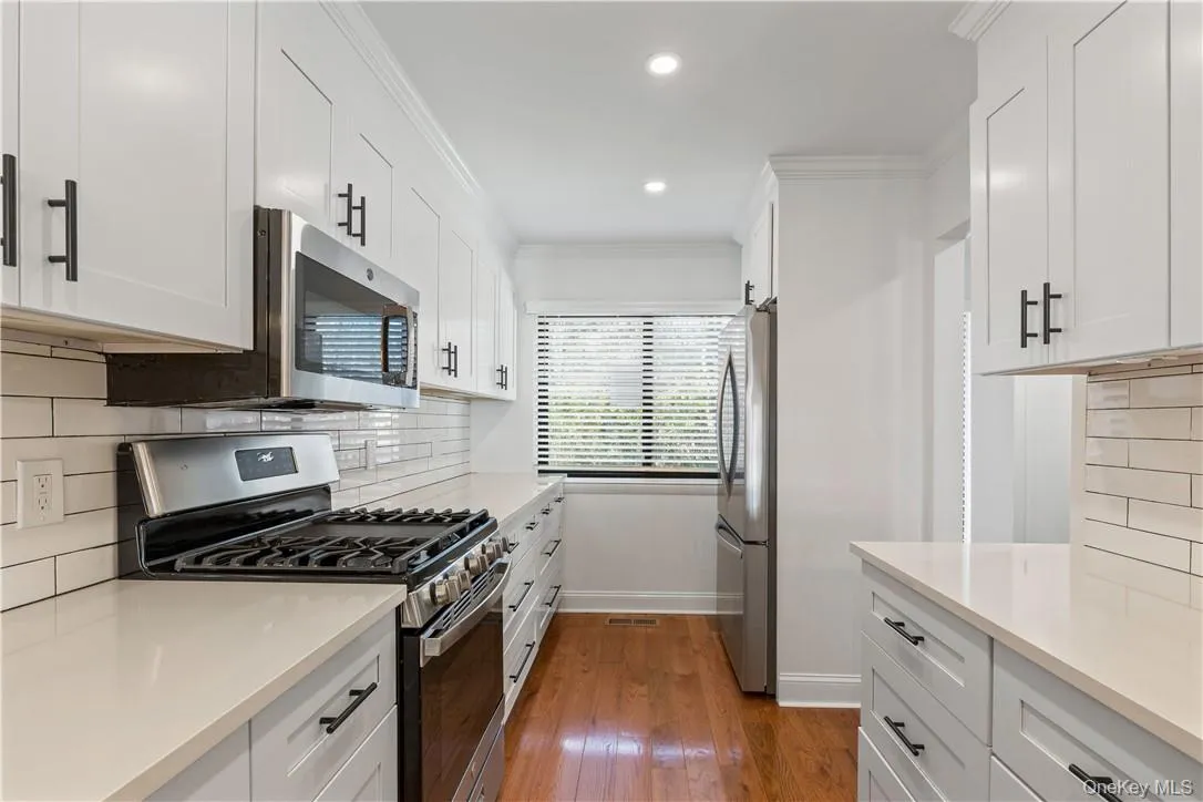 50 Pondview Road, Rye City, NY, 3 Bedrooms Bedrooms, 7 Rooms Rooms,3 BathroomsBathrooms,Residential Lease,For Rent,Pondview,0,978366 50 Pondview Road, Rye City, NY, 3 Bedrooms Bedrooms, 7 Rooms Rooms,3 BathroomsBathrooms,Residential Lease,For Rent,Pondview,0,978366