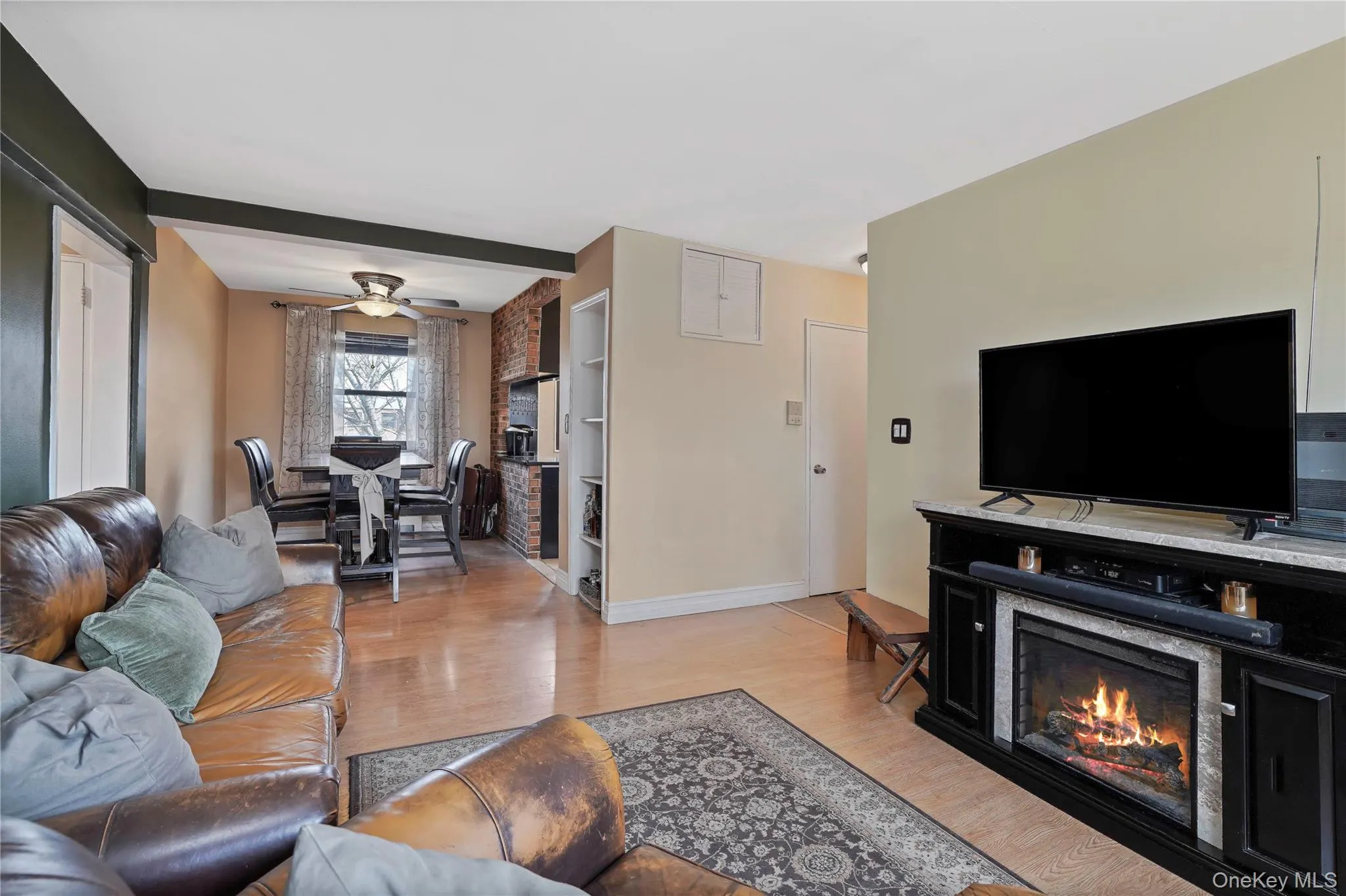 80-01 156th Avenue, New York, NY, 2 Bedrooms Bedrooms, 5 Rooms Rooms,1 BathroomBathrooms,Residential,For Rent,156th,0,978367 80-01 156th Avenue, New York, NY, 2 Bedrooms Bedrooms, 5 Rooms Rooms,1 BathroomBathrooms,Residential,For Rent,156th,0,978367